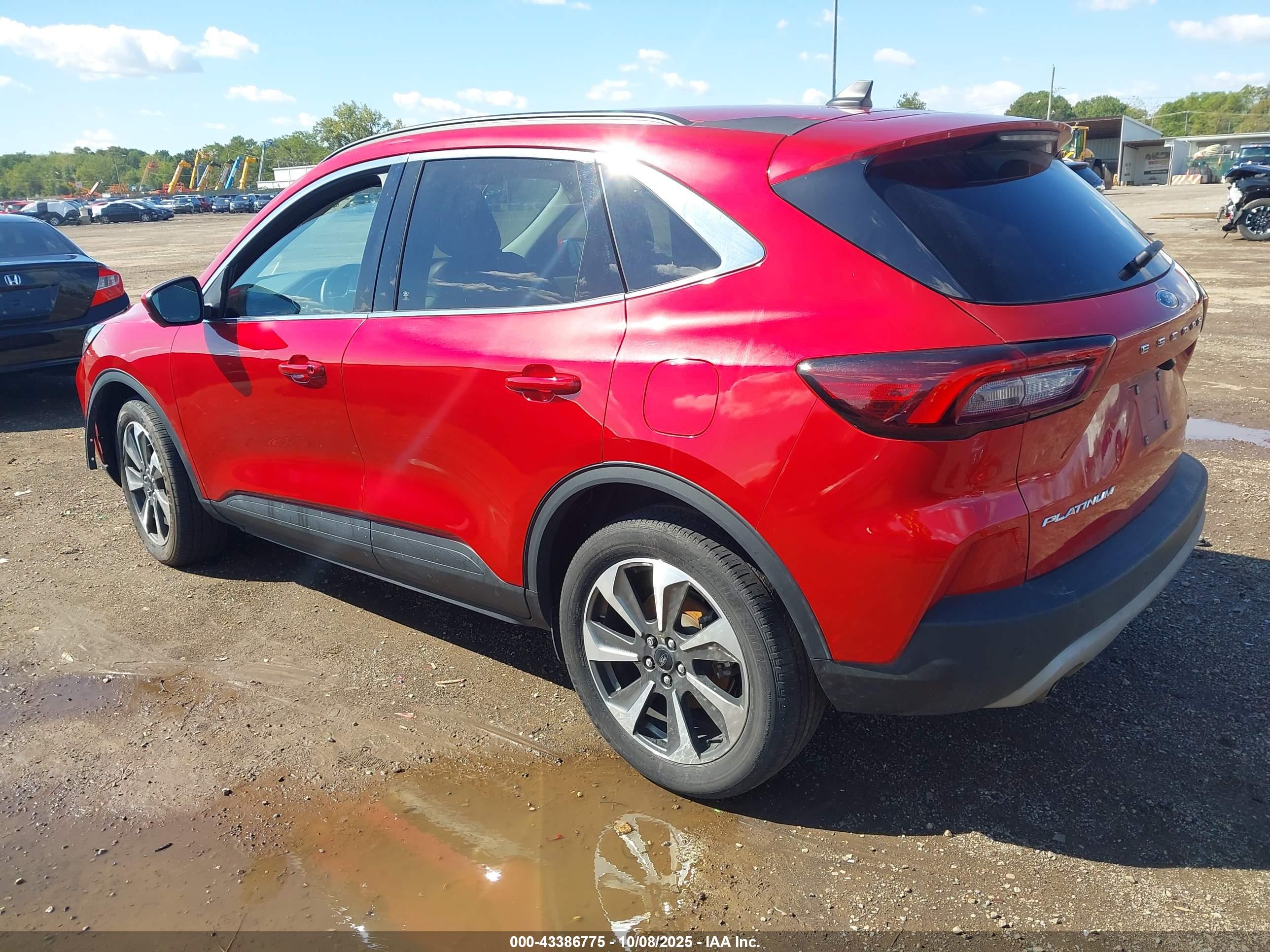 FORD ESCAPE image 3