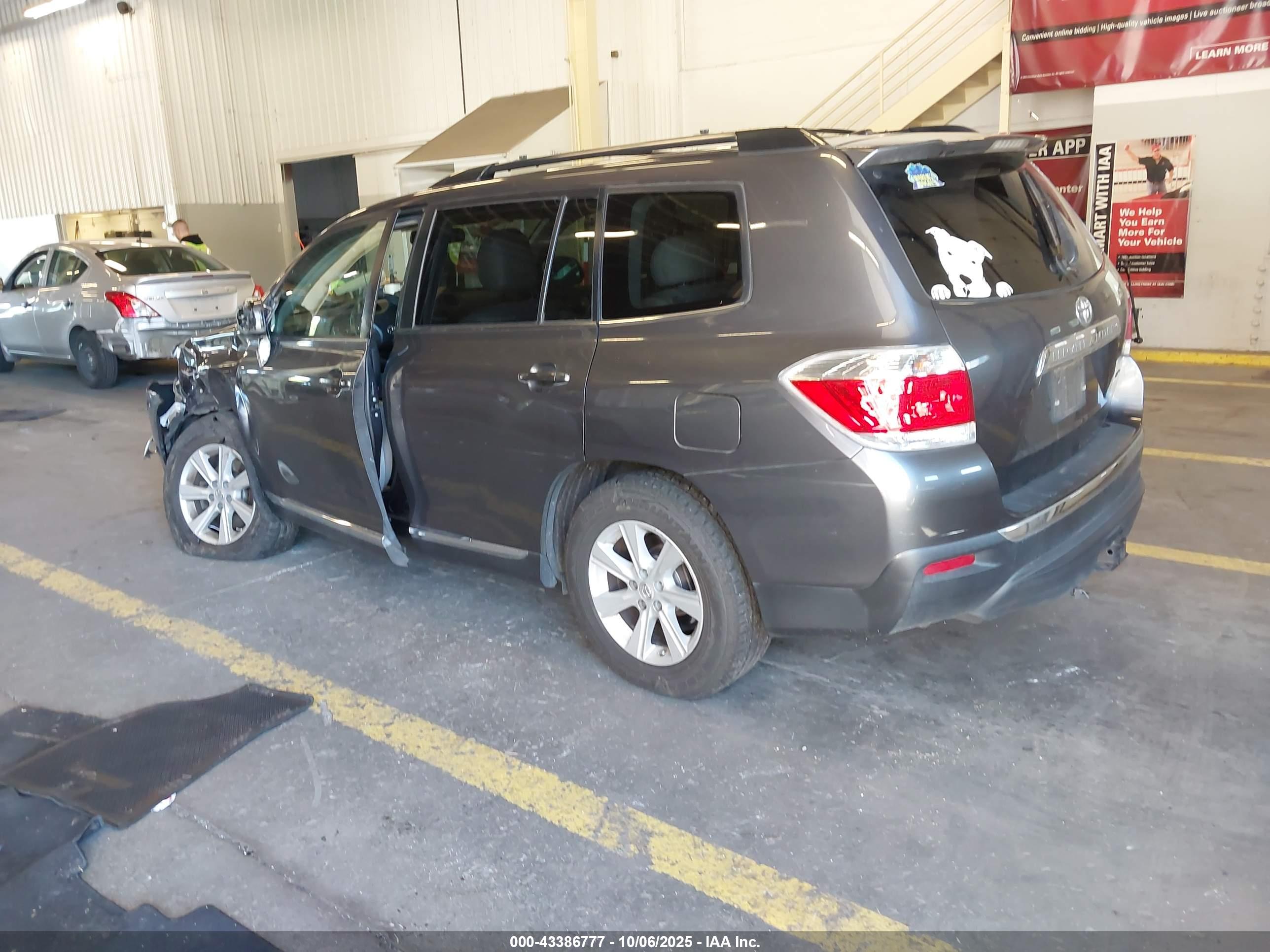 TOYOTA HIGHLANDER image 3