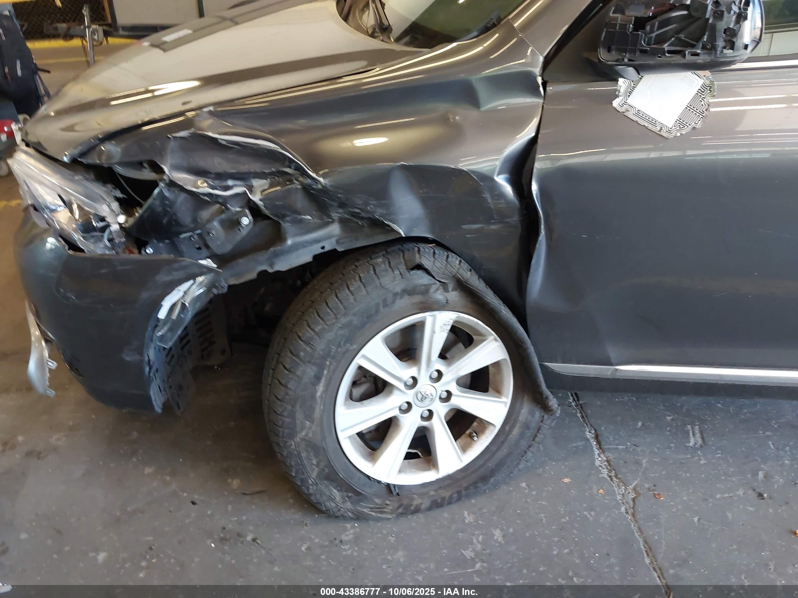 TOYOTA HIGHLANDER image 6
