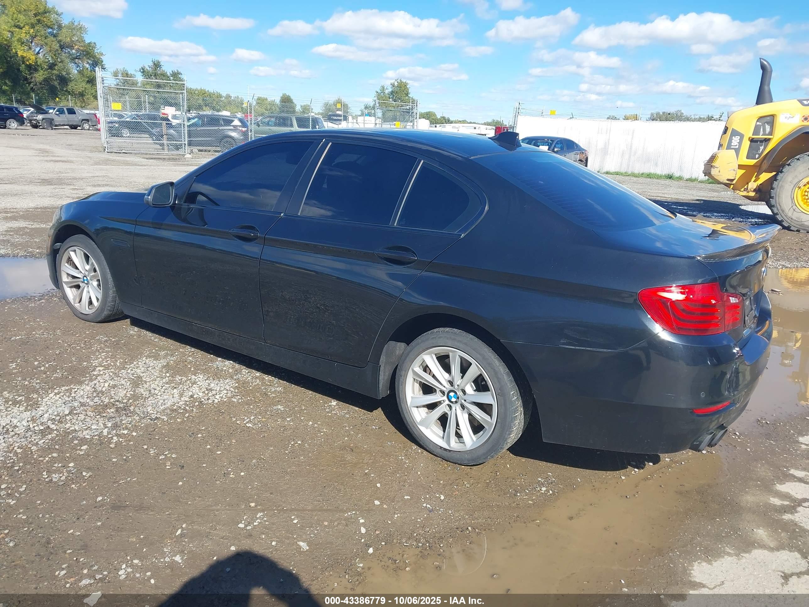 BMW 528I image 3
