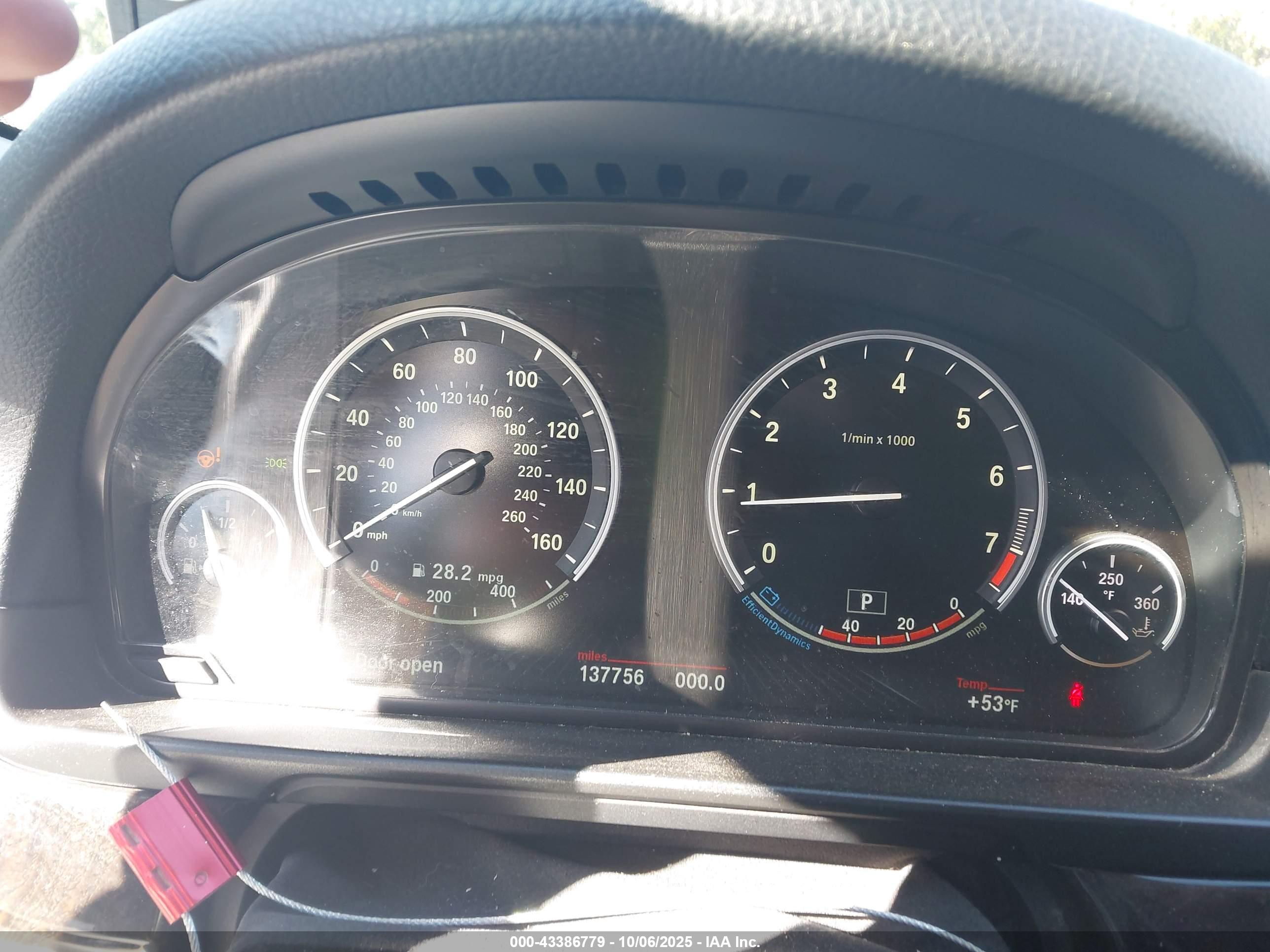 BMW 528I image 7