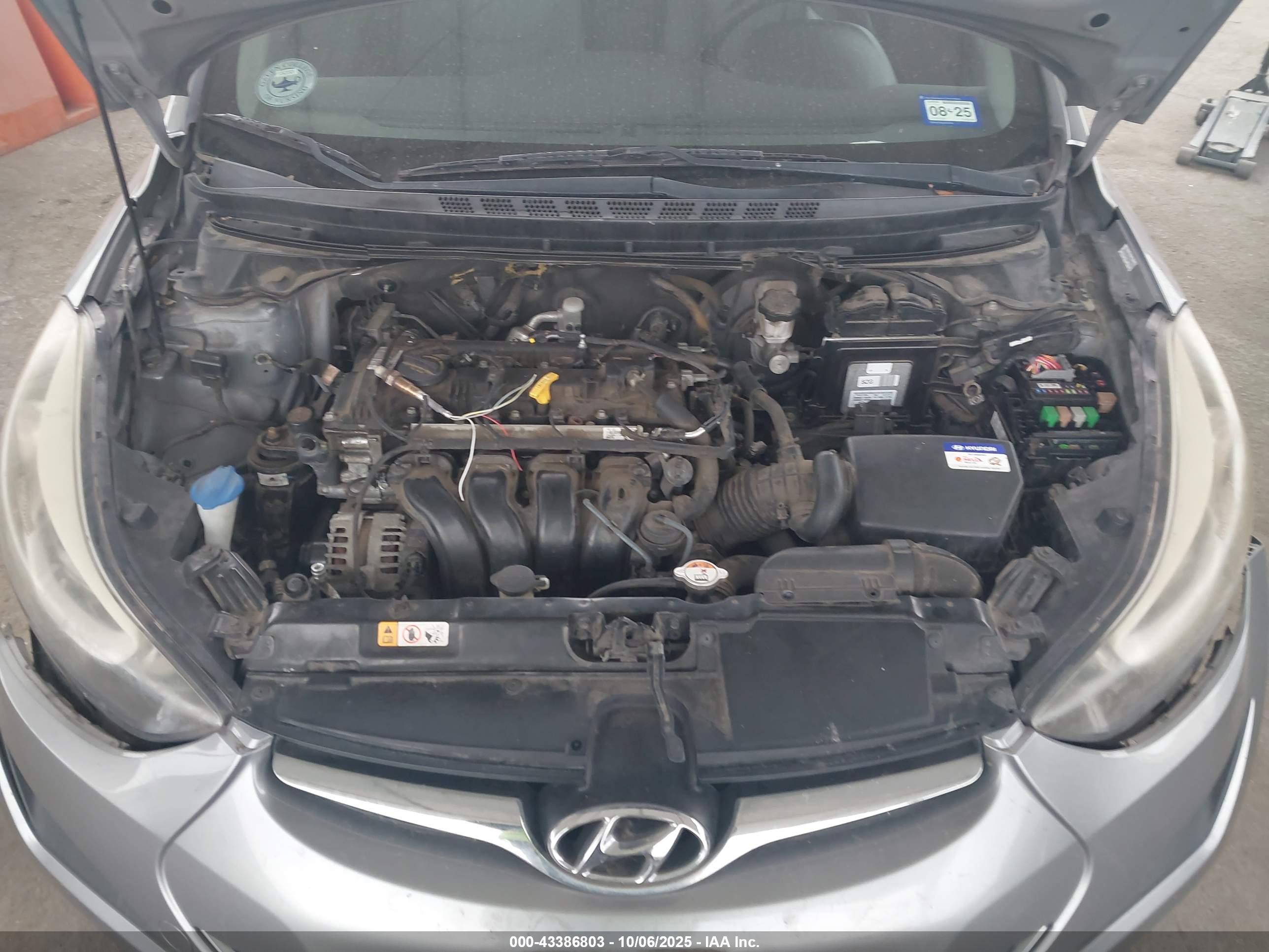HYUNDAI ELANTRA image 10
