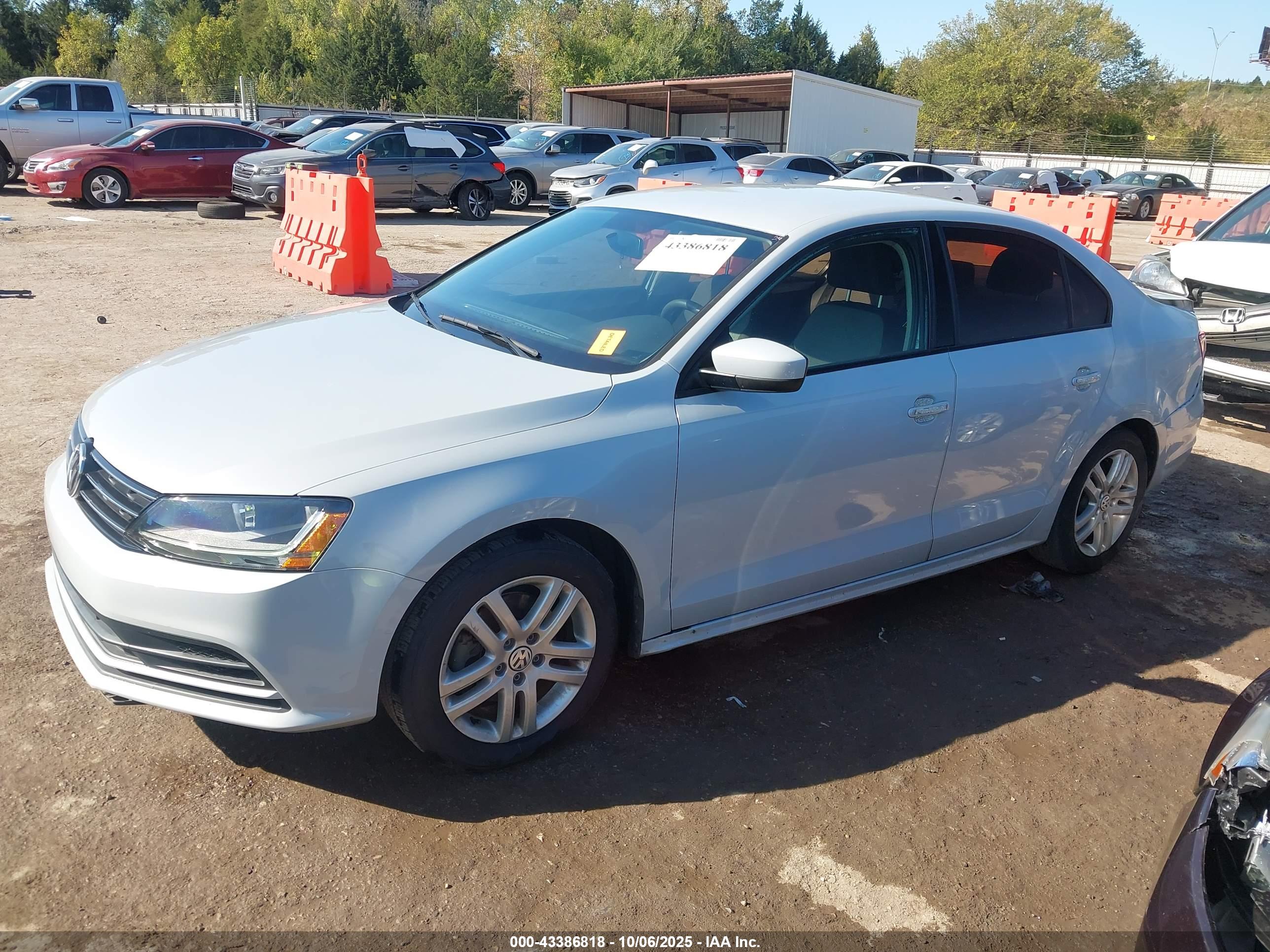 VOLKSWAGEN JETTA image 2