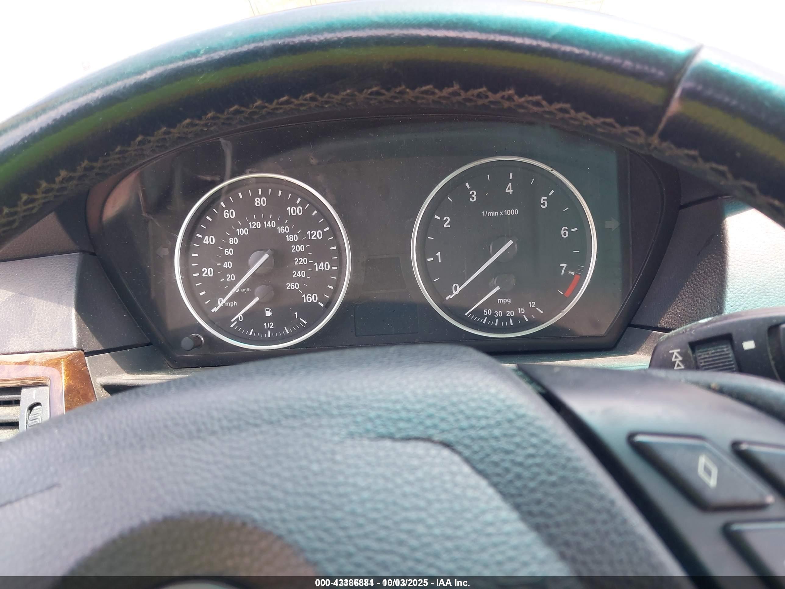 BMW 528I image 7