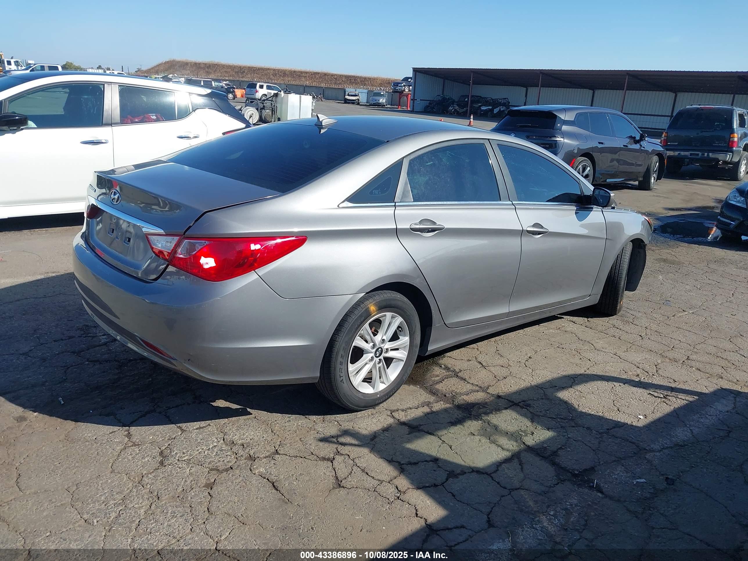 HYUNDAI SONATA image 4