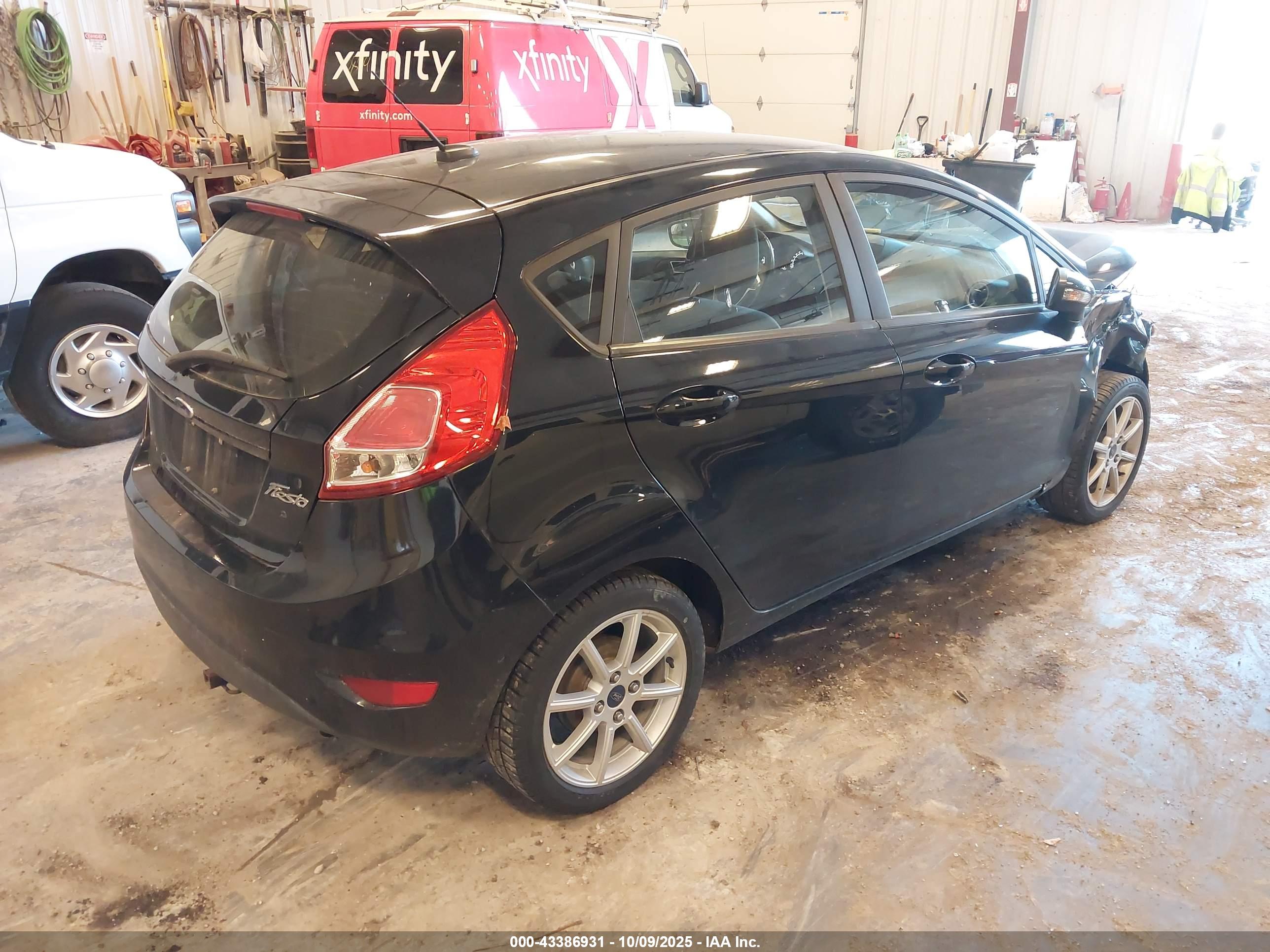 FORD FIESTA image 4