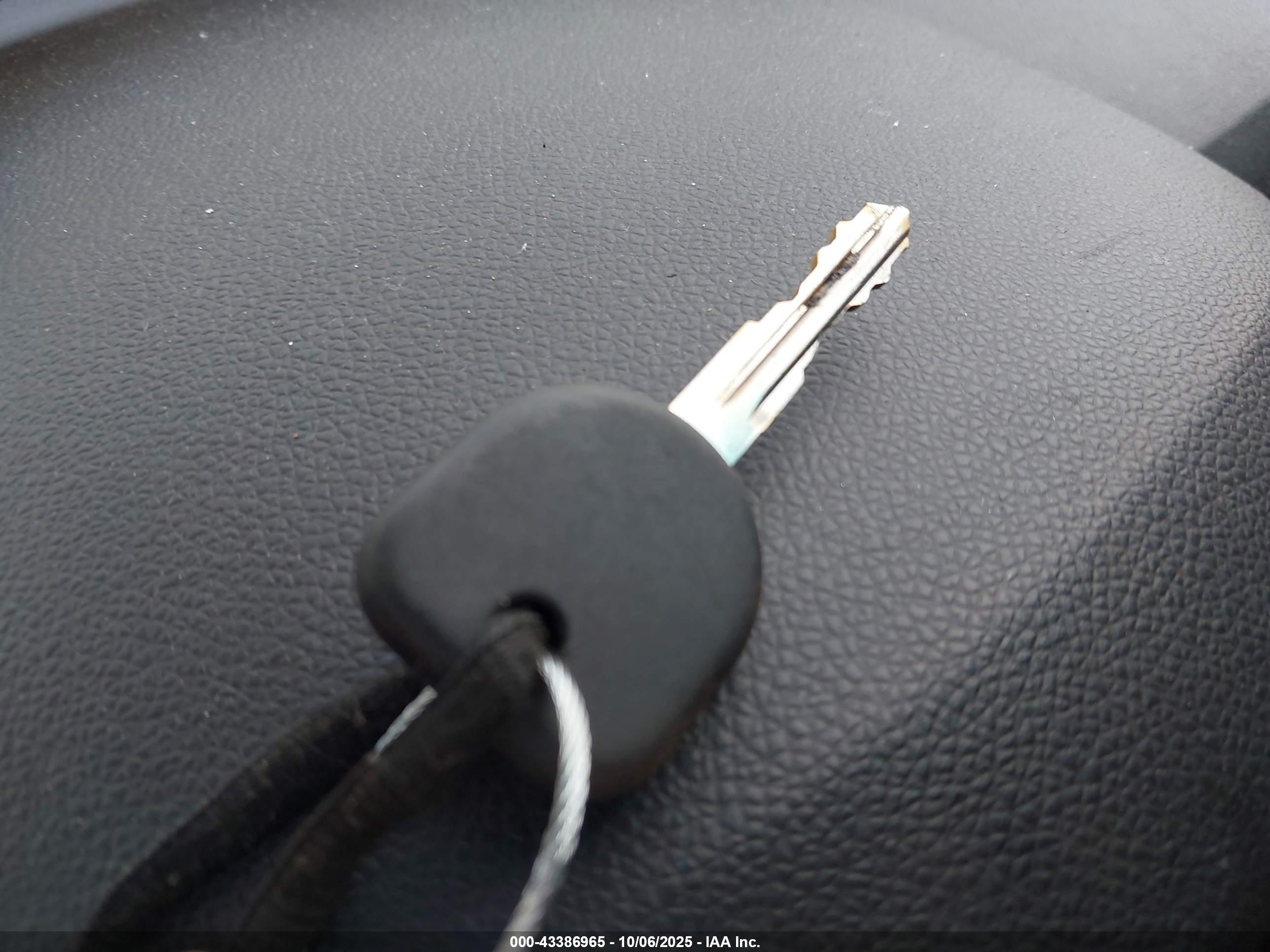 GMC YUKON image 11