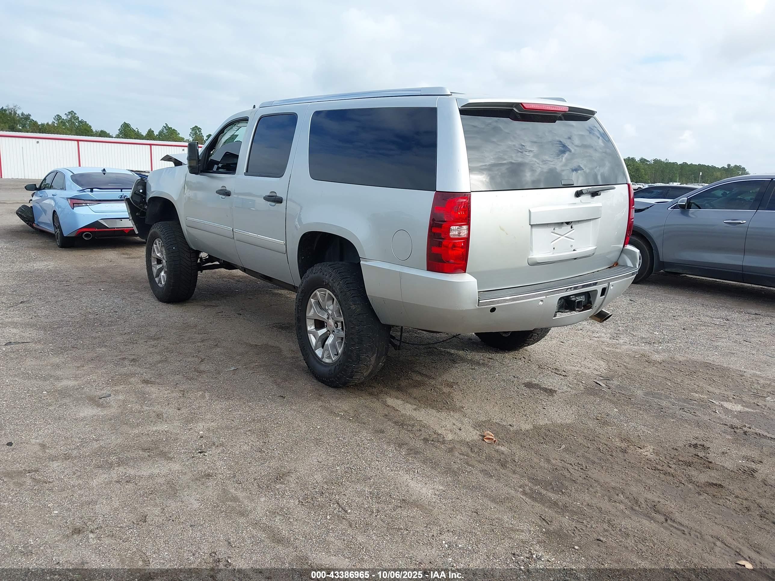 GMC YUKON image 3