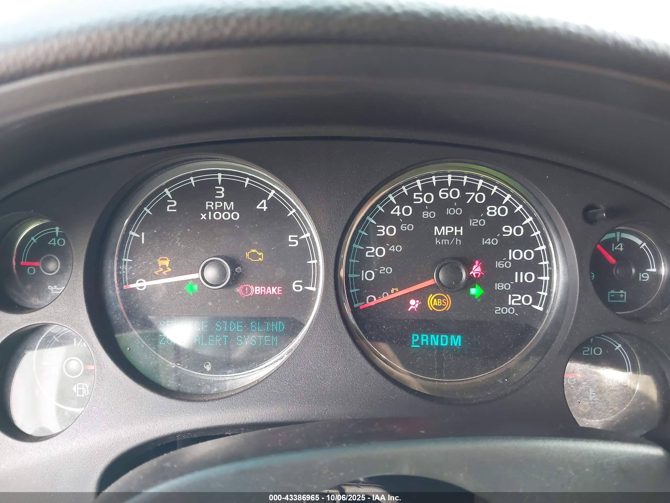 GMC YUKON image 7