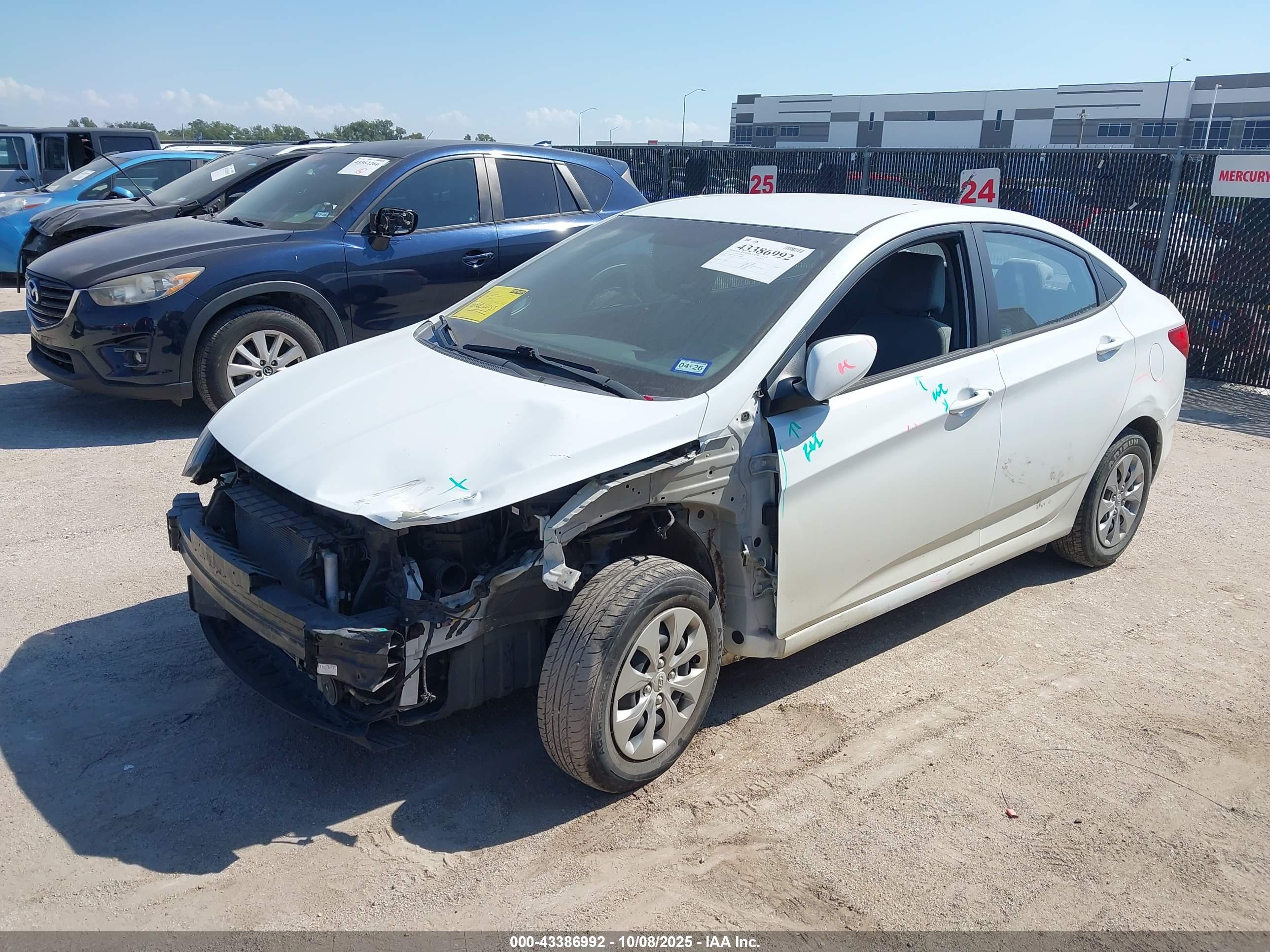 HYUNDAI ACCENT image 2