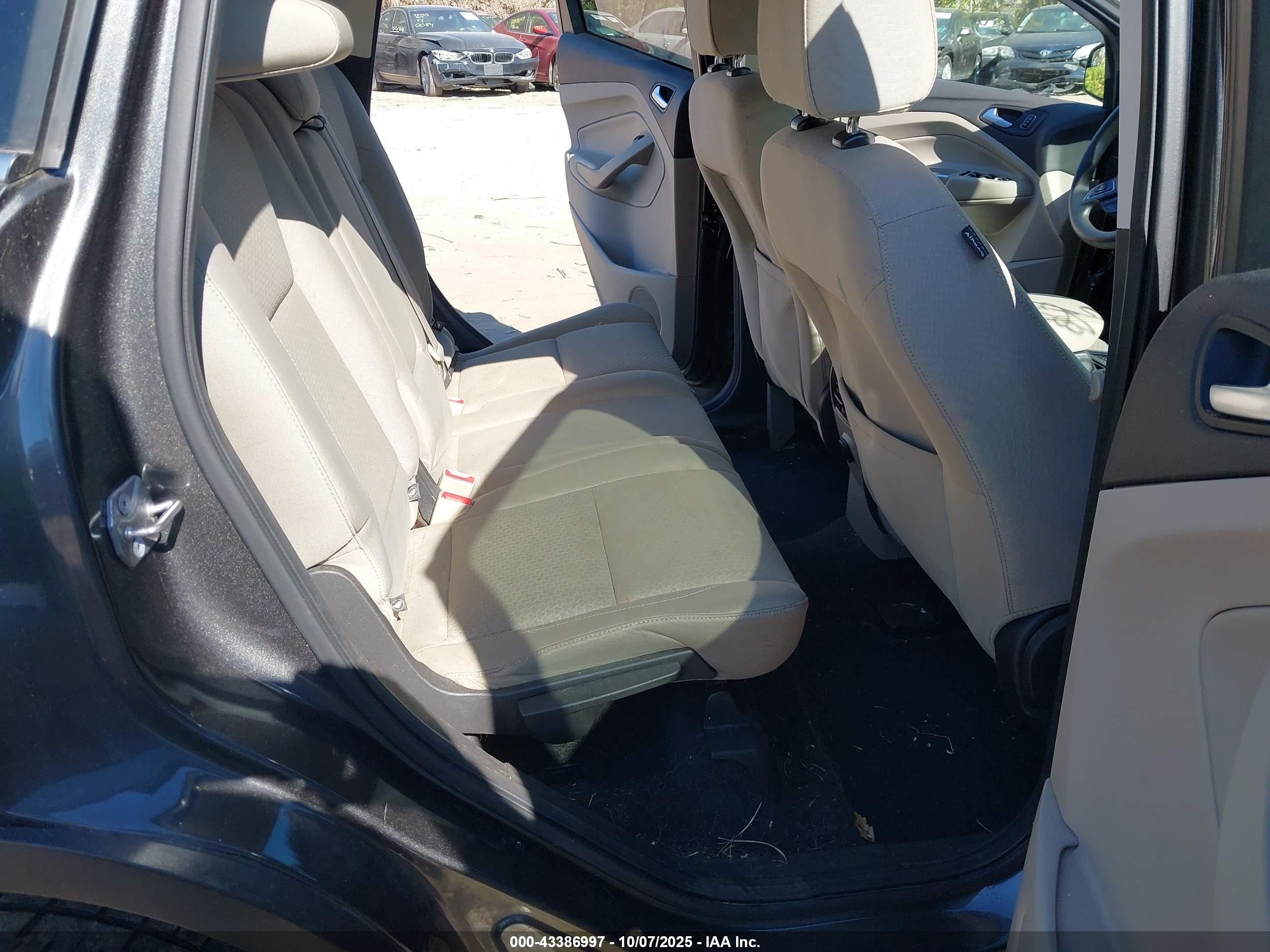 FORD ESCAPE image 8