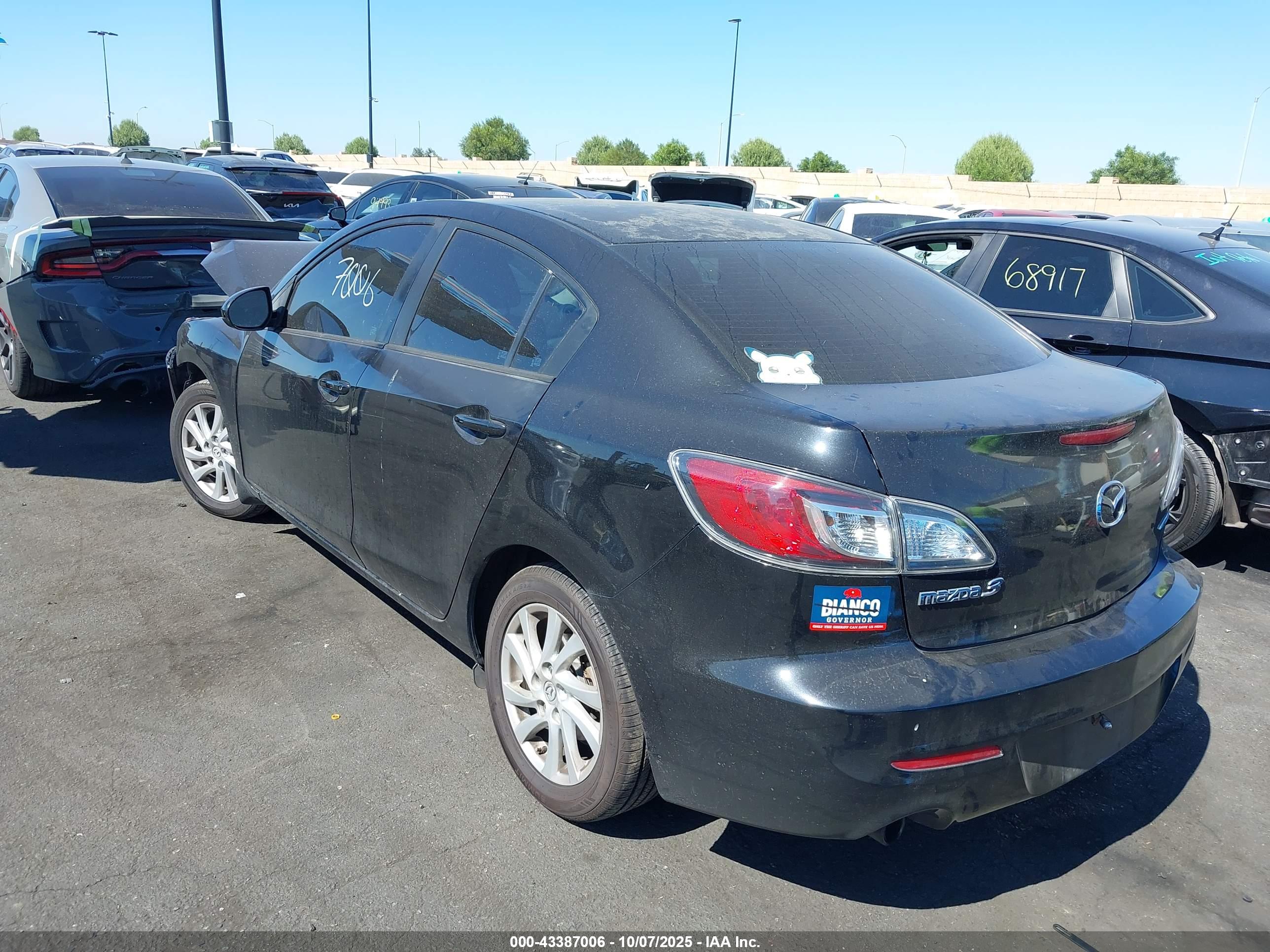 MAZDA MAZDA3 image 3