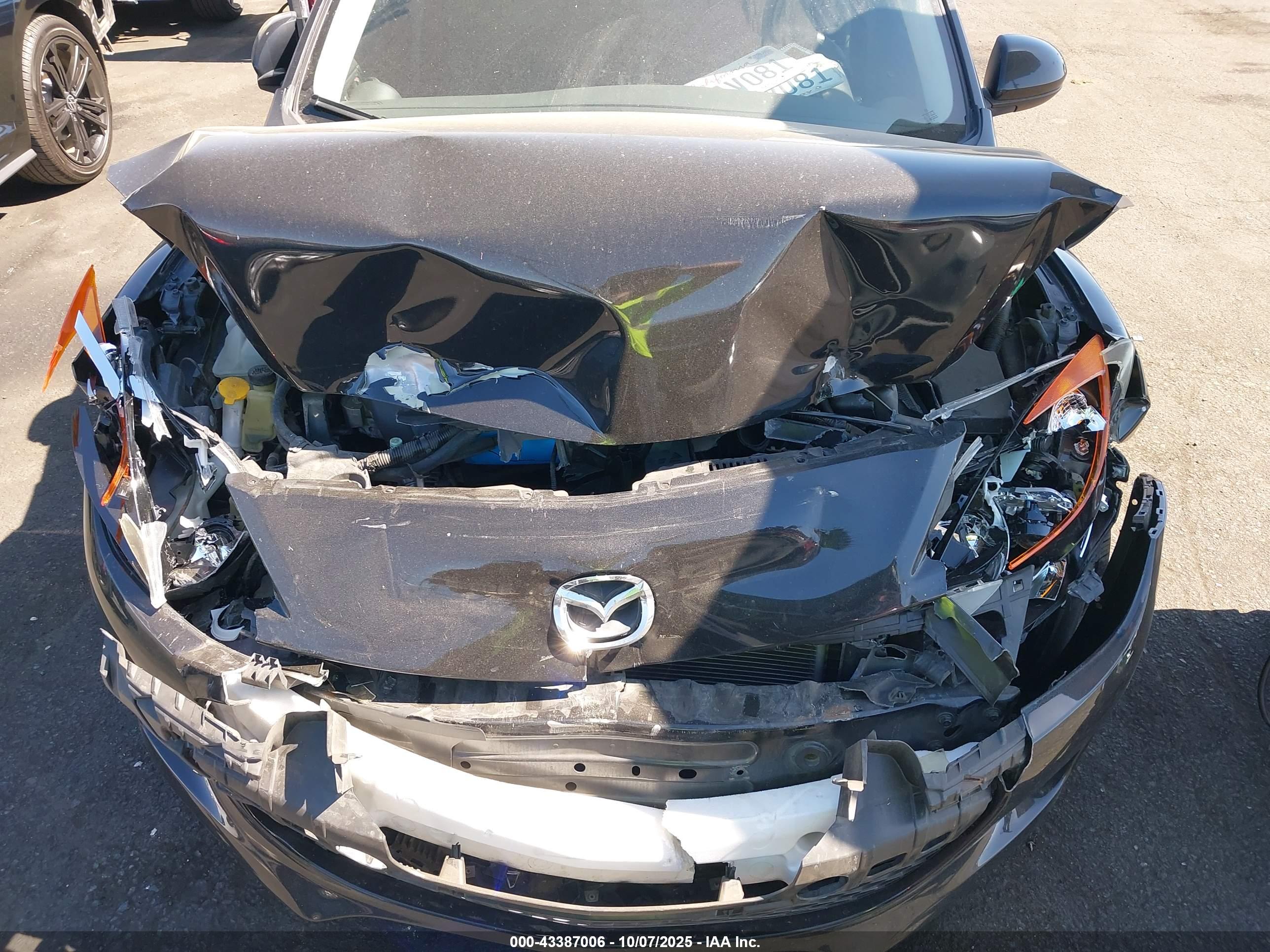 MAZDA MAZDA3 image 6