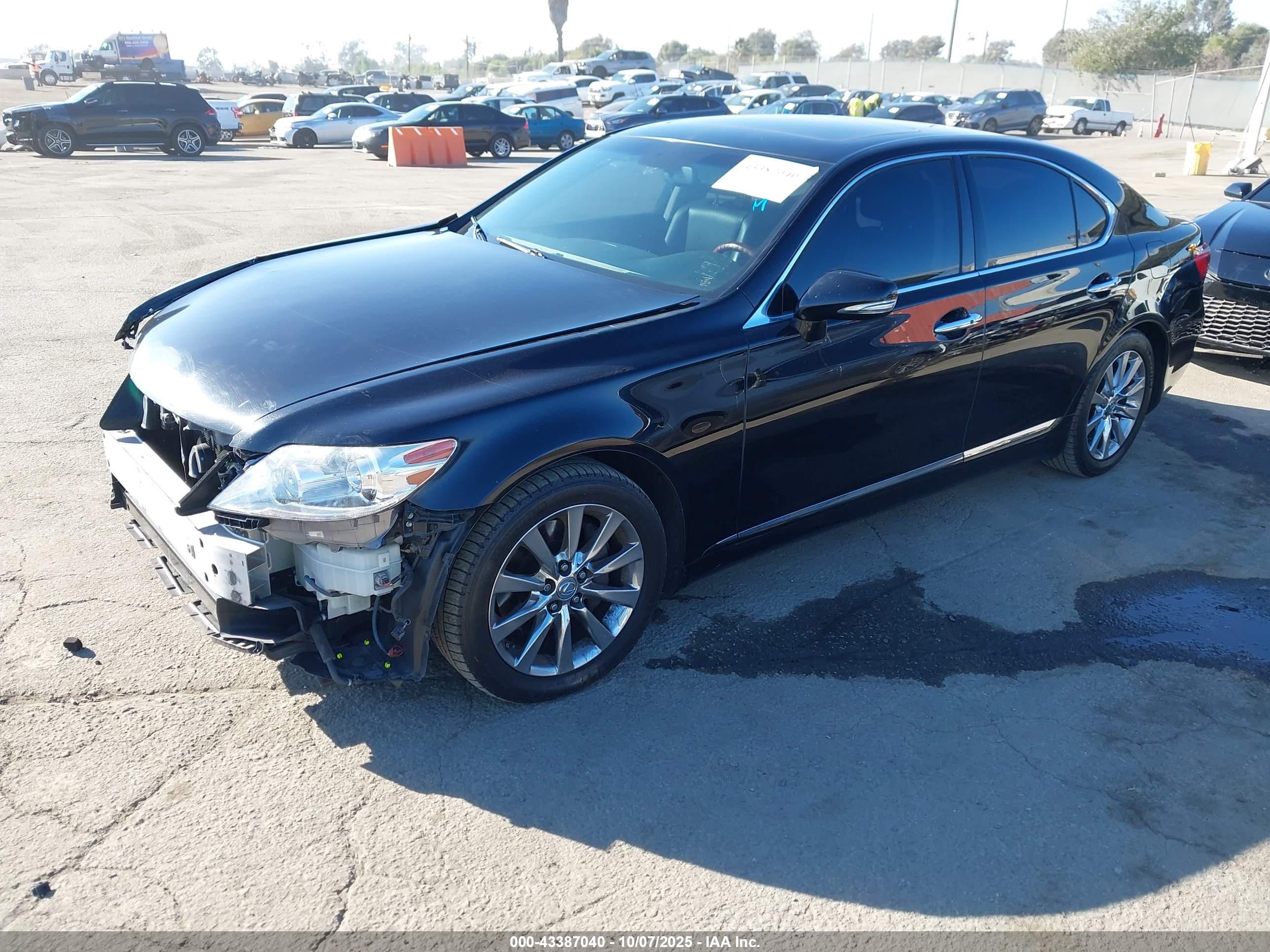 LEXUS LS image 2