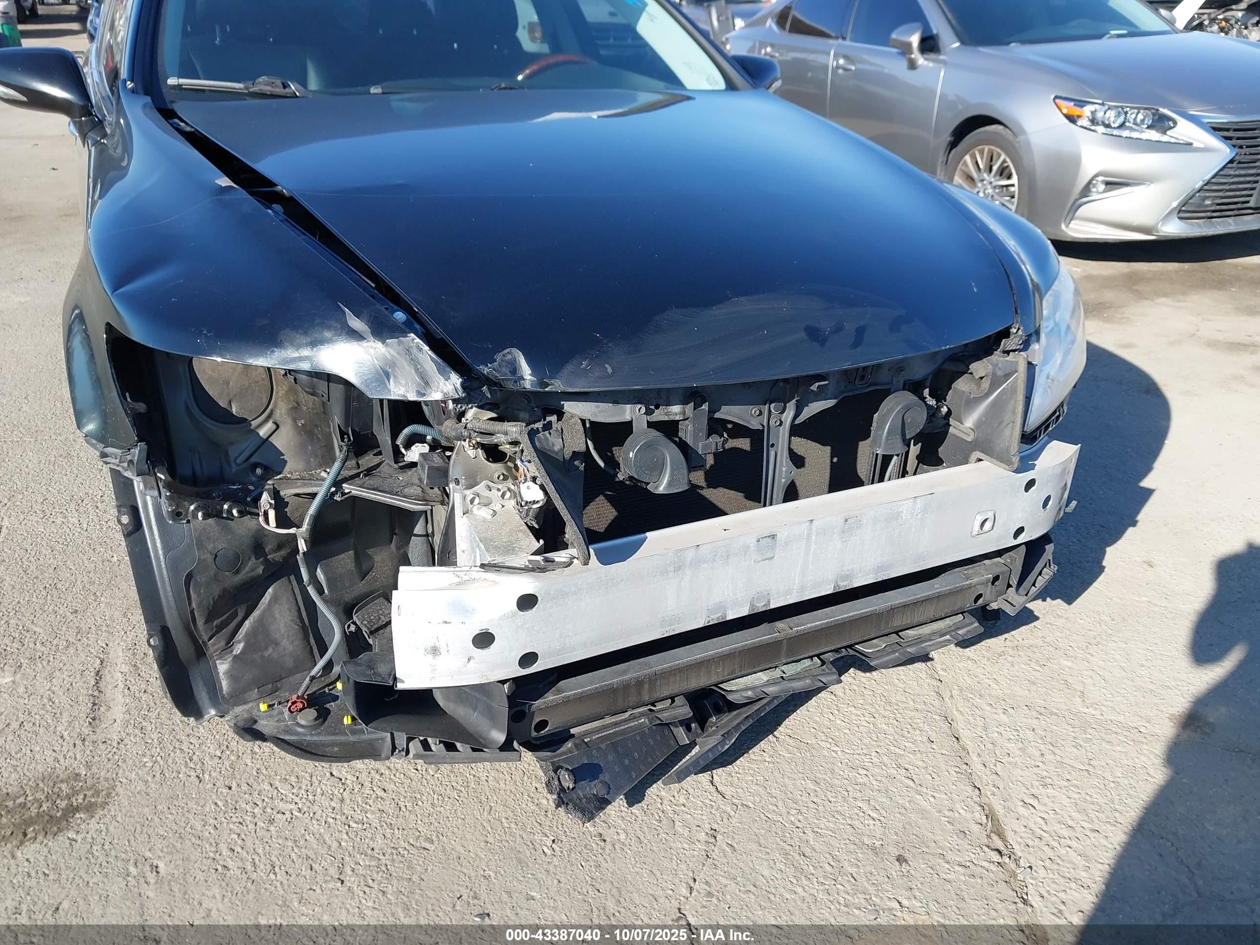 LEXUS LS image 6