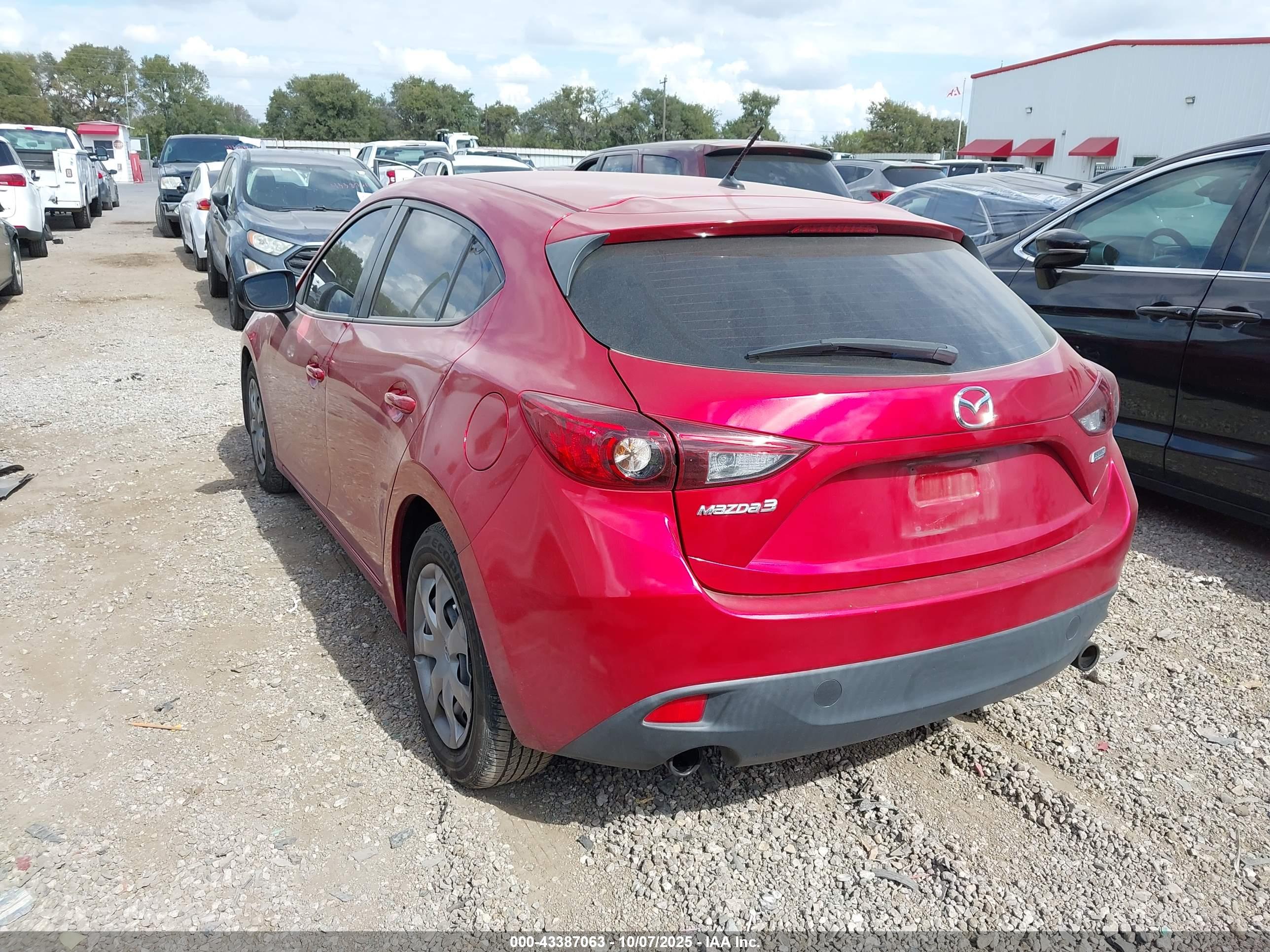 MAZDA MAZDA3 image 3