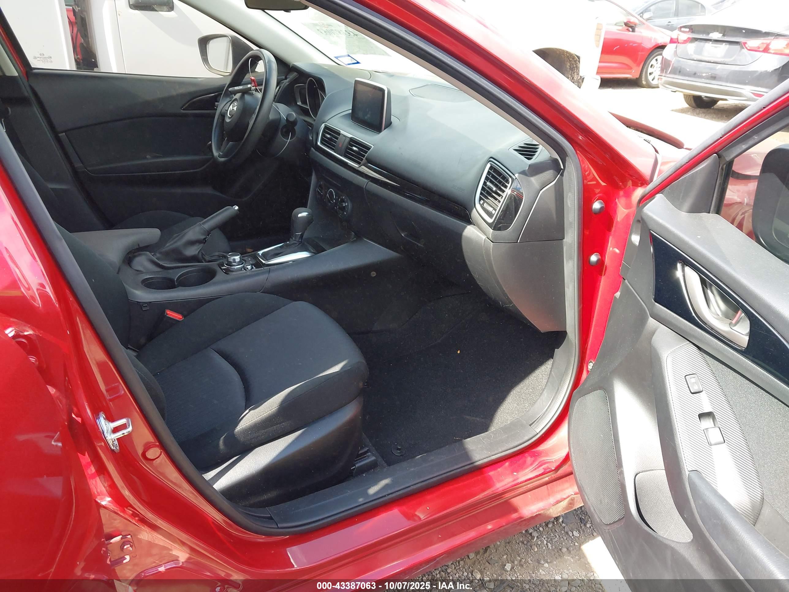 MAZDA MAZDA3 image 5