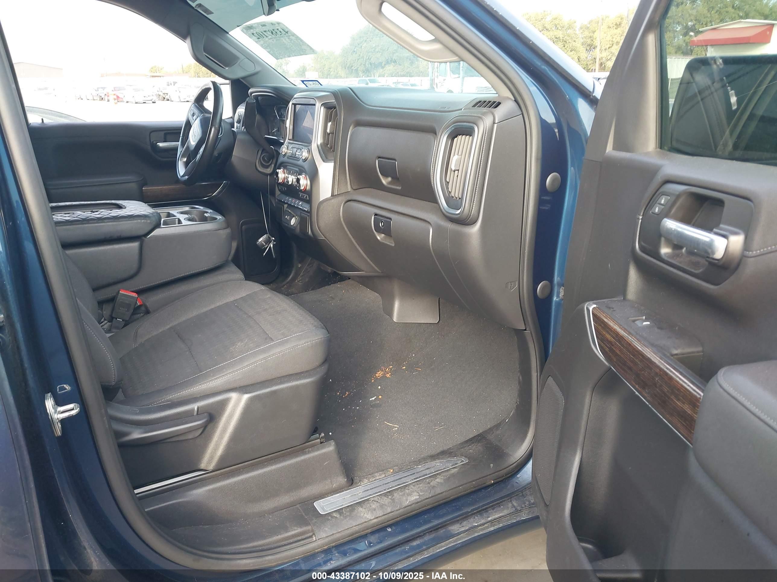 GMC SIERRA image 5
