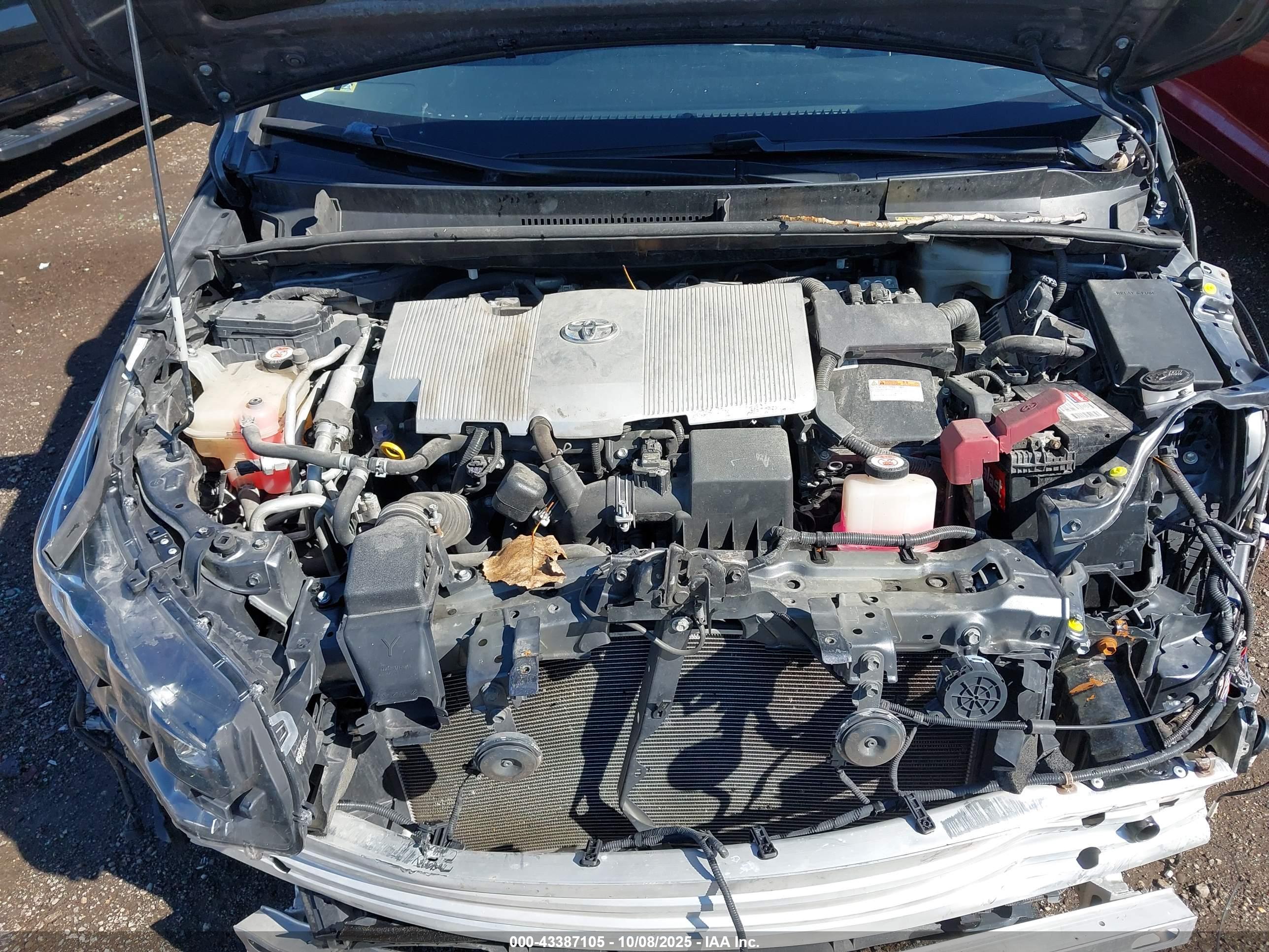 TOYOTA PRIUS image 10