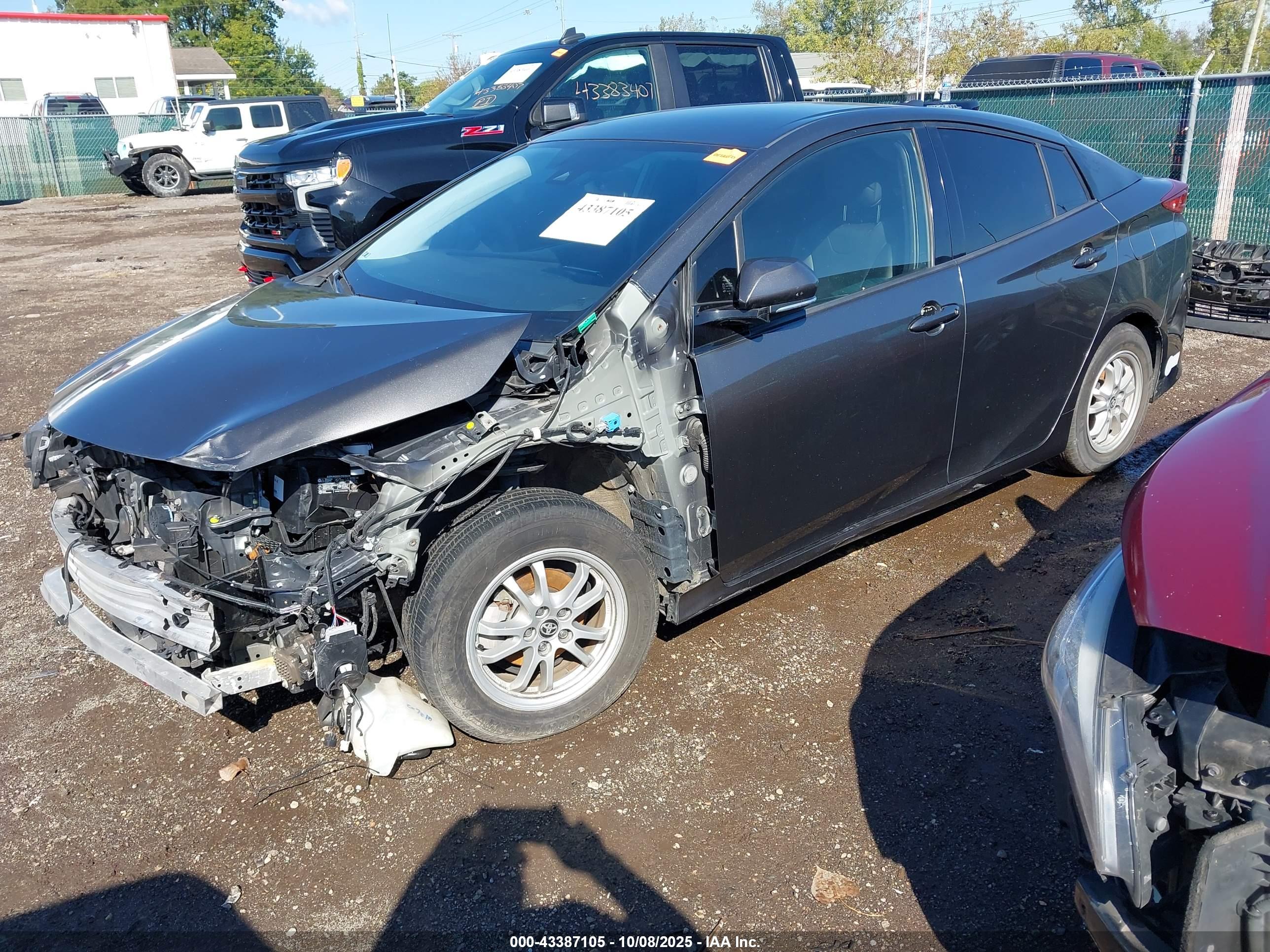 TOYOTA PRIUS image 2