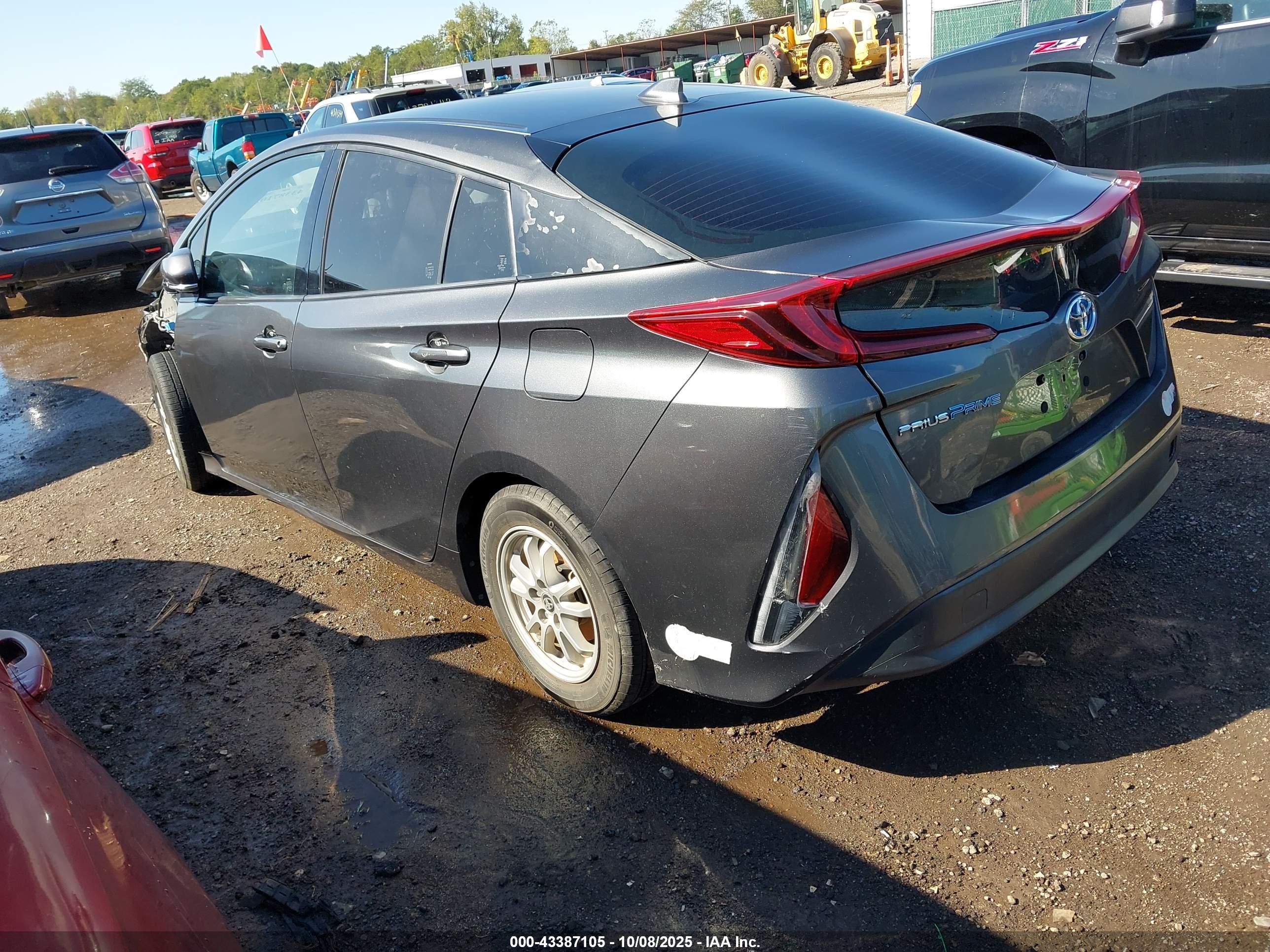 TOYOTA PRIUS image 3