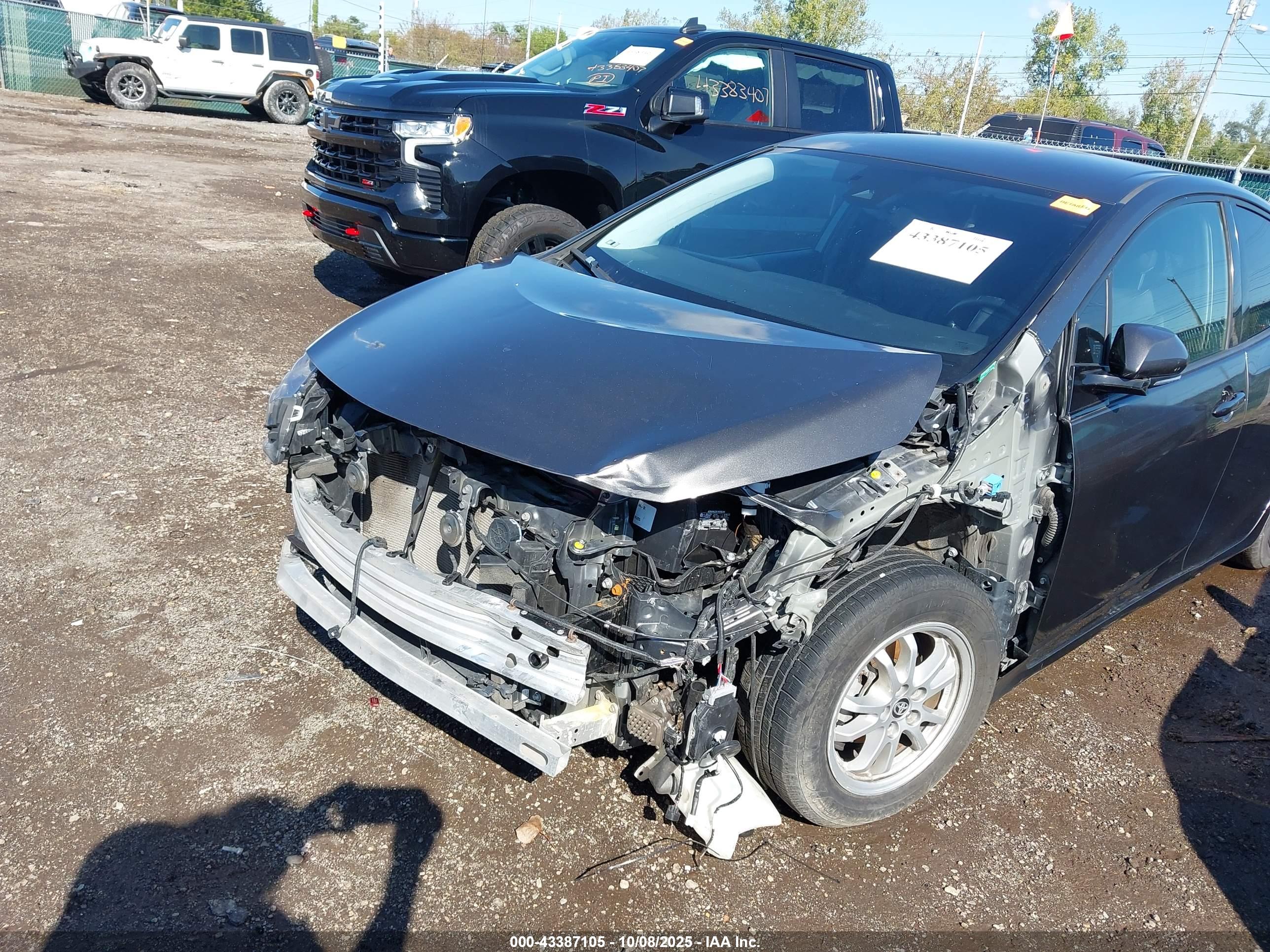 TOYOTA PRIUS image 6