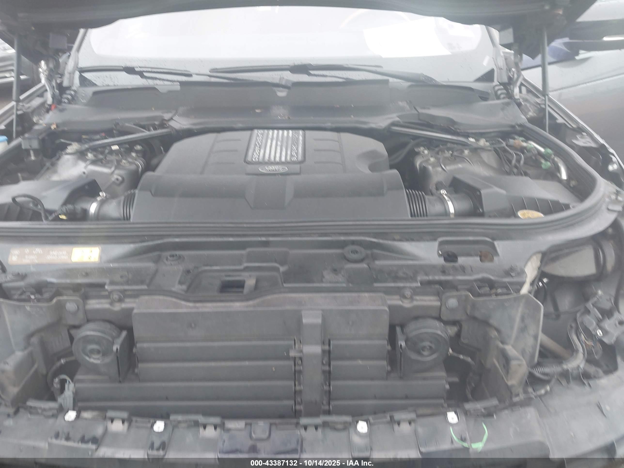 LAND ROVER image 10