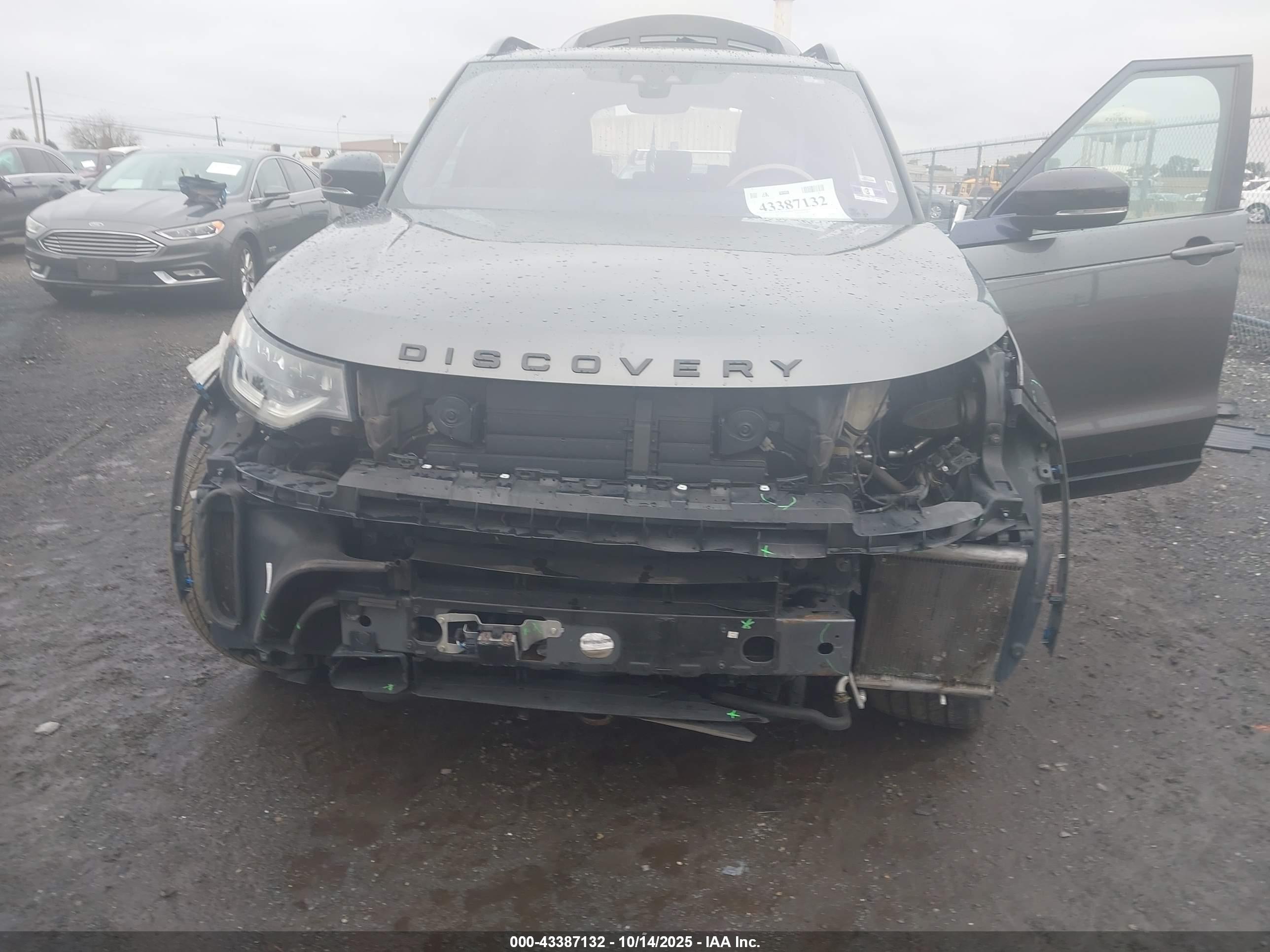 LAND ROVER image 6