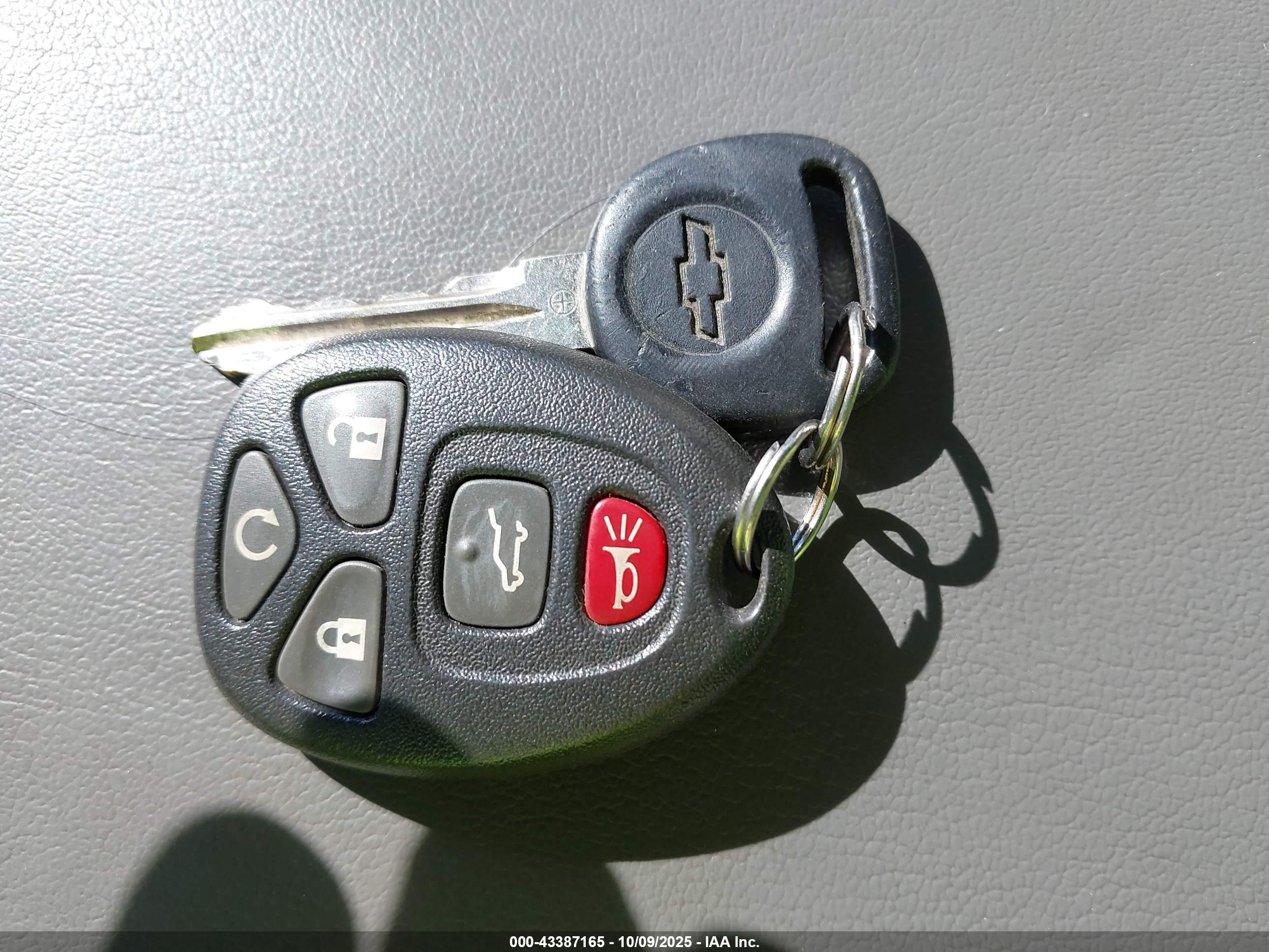 CHEVROLET TRAVERSE image 11