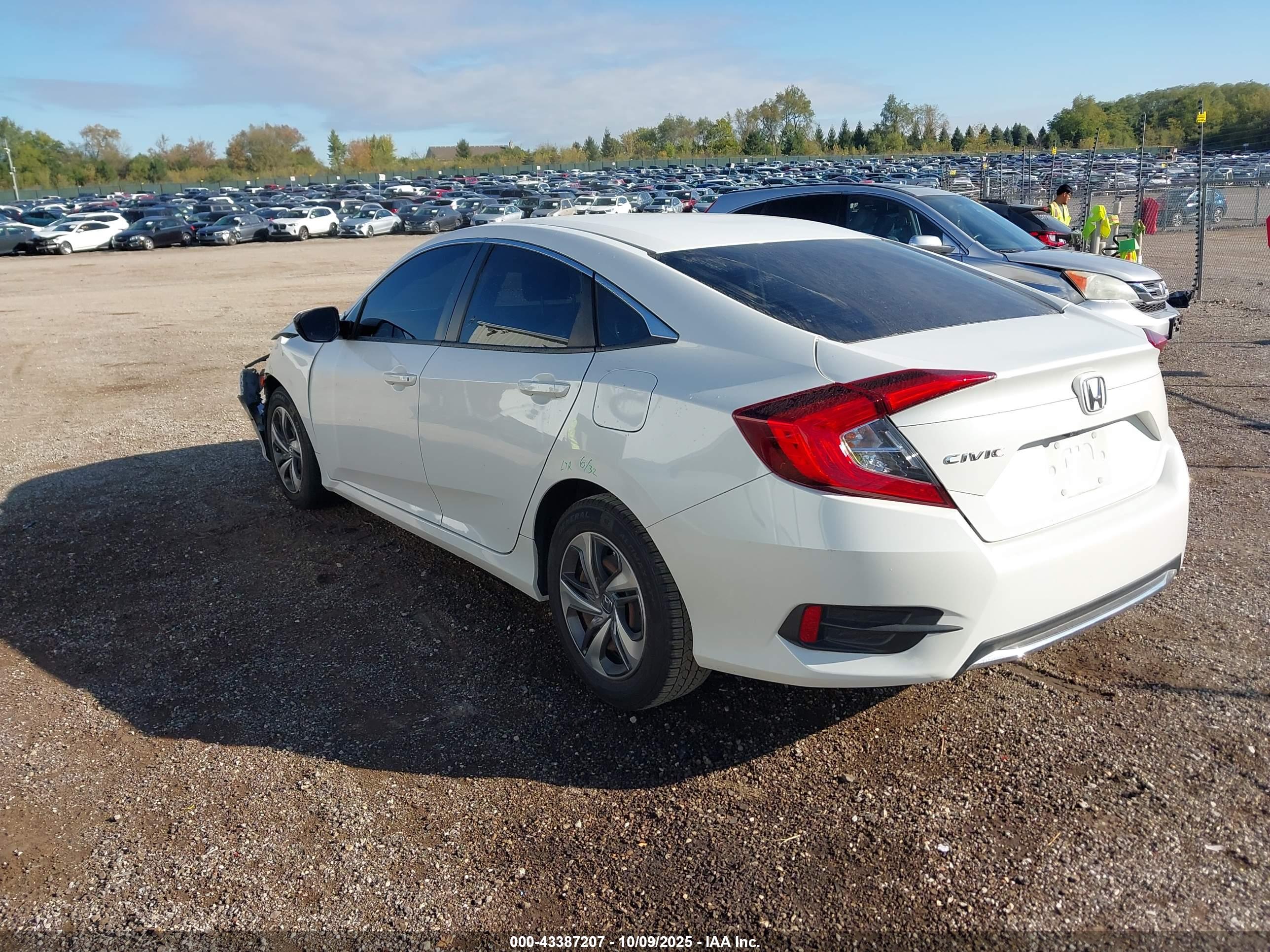 HONDA CIVIC image 3