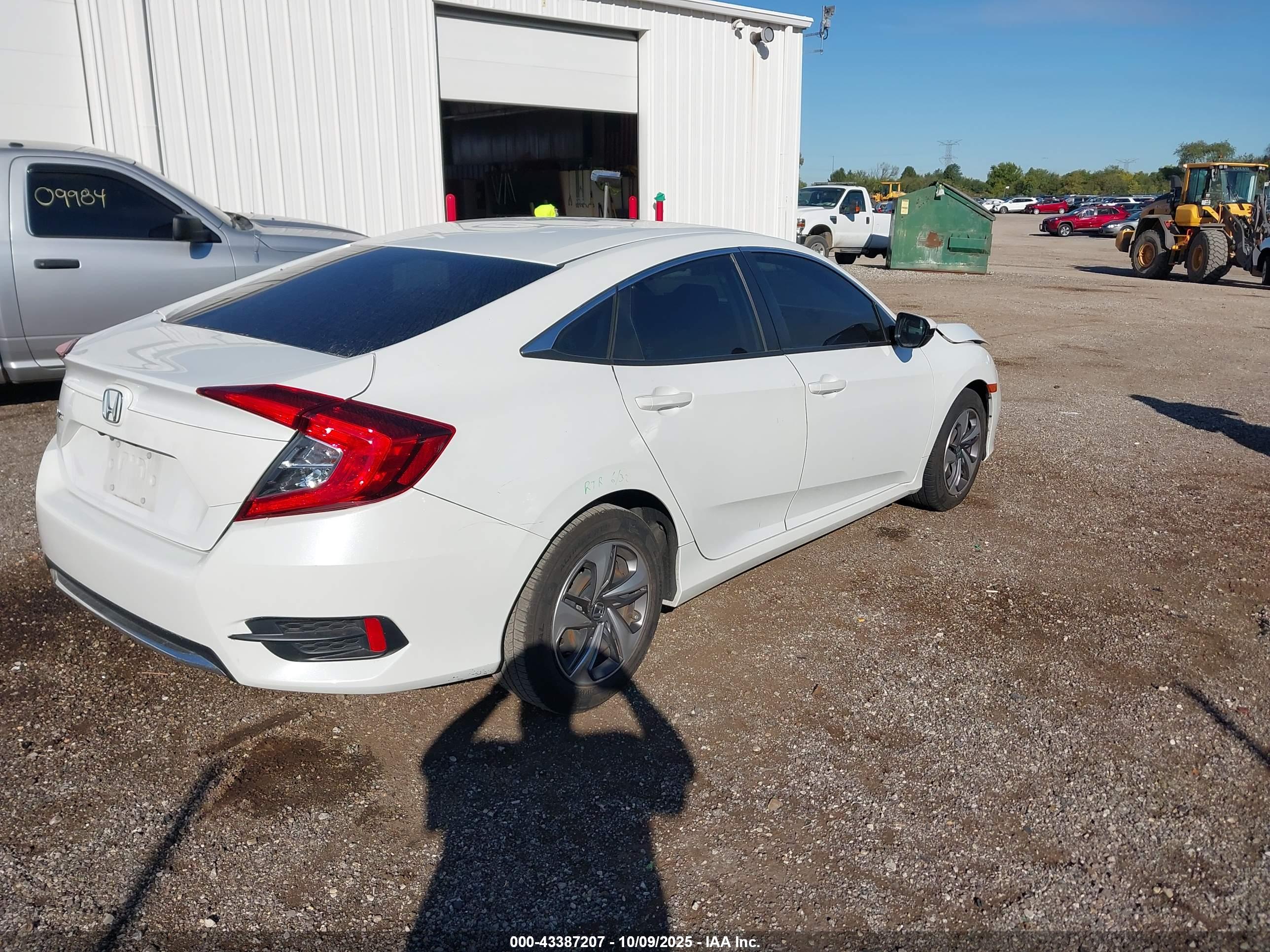 HONDA CIVIC image 4