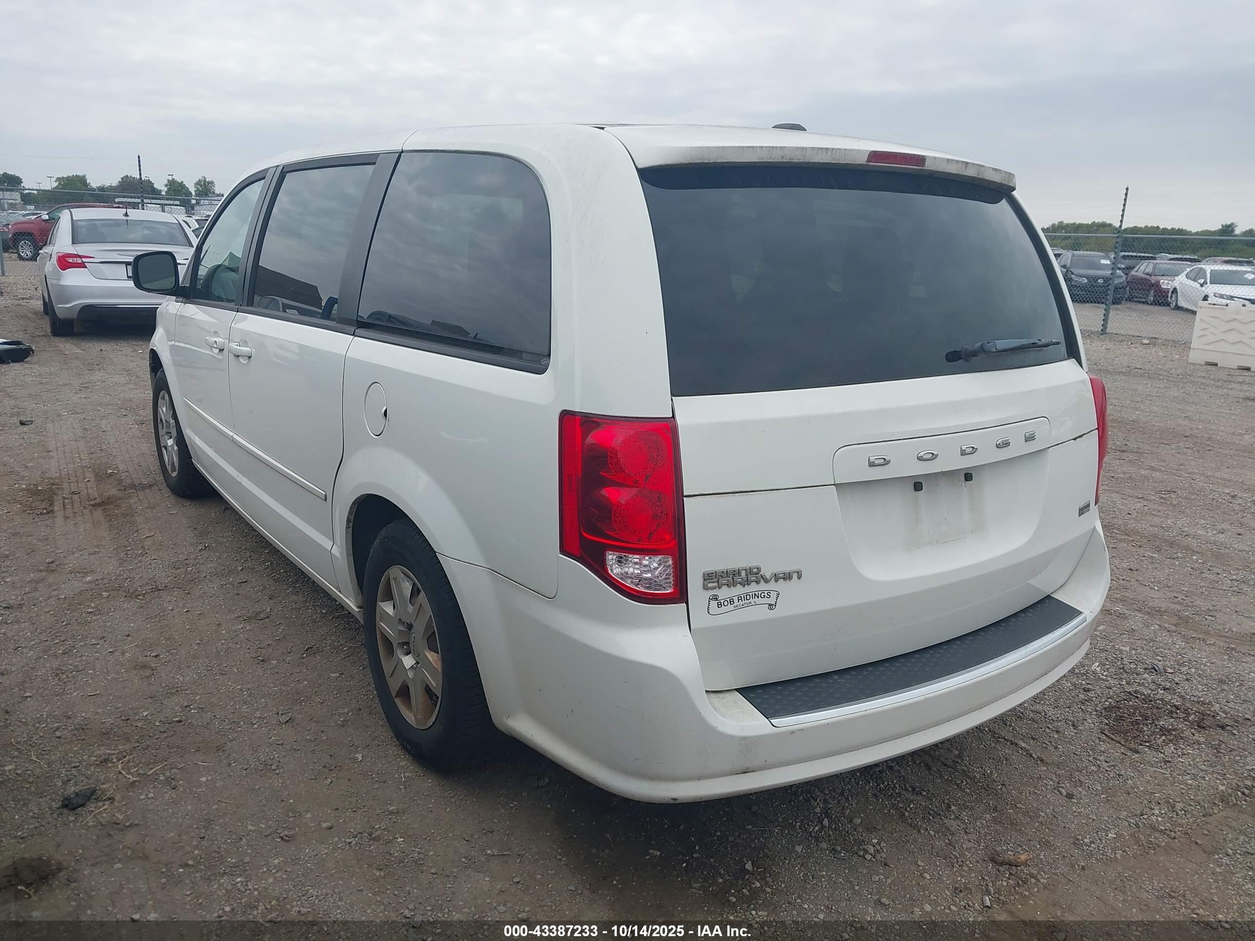 DODGE GRAND image 3