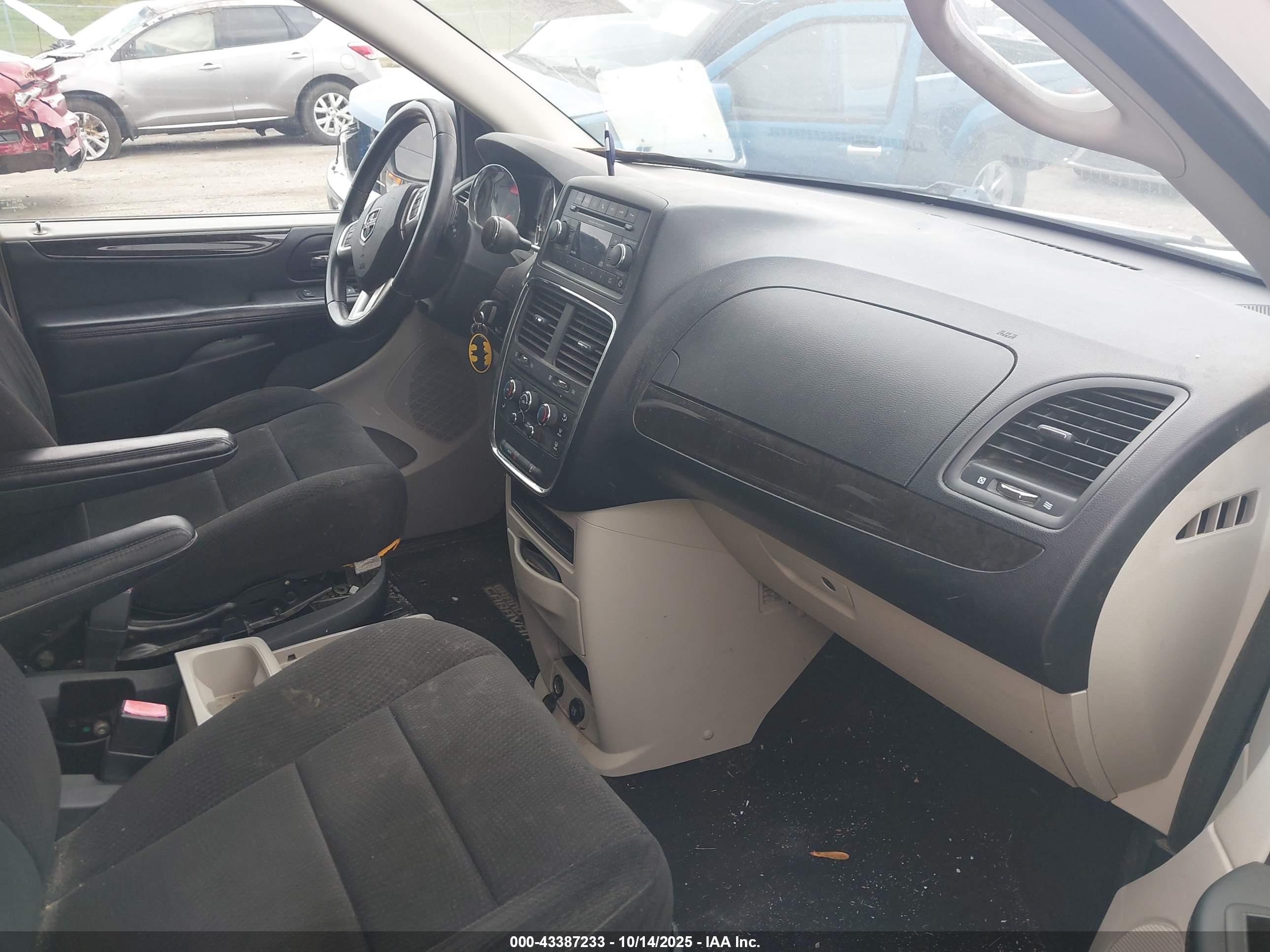 DODGE GRAND image 5