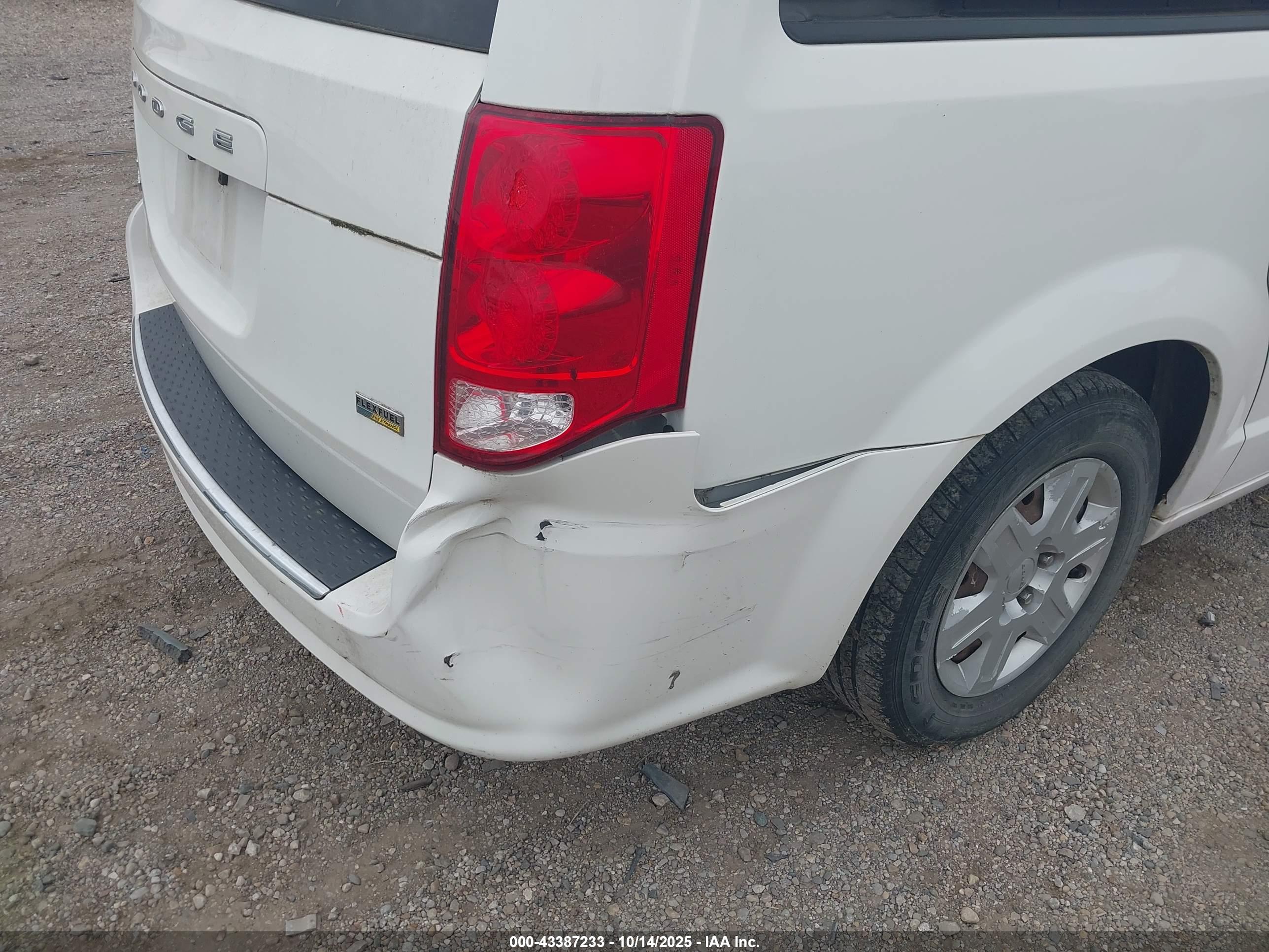 DODGE GRAND image 6