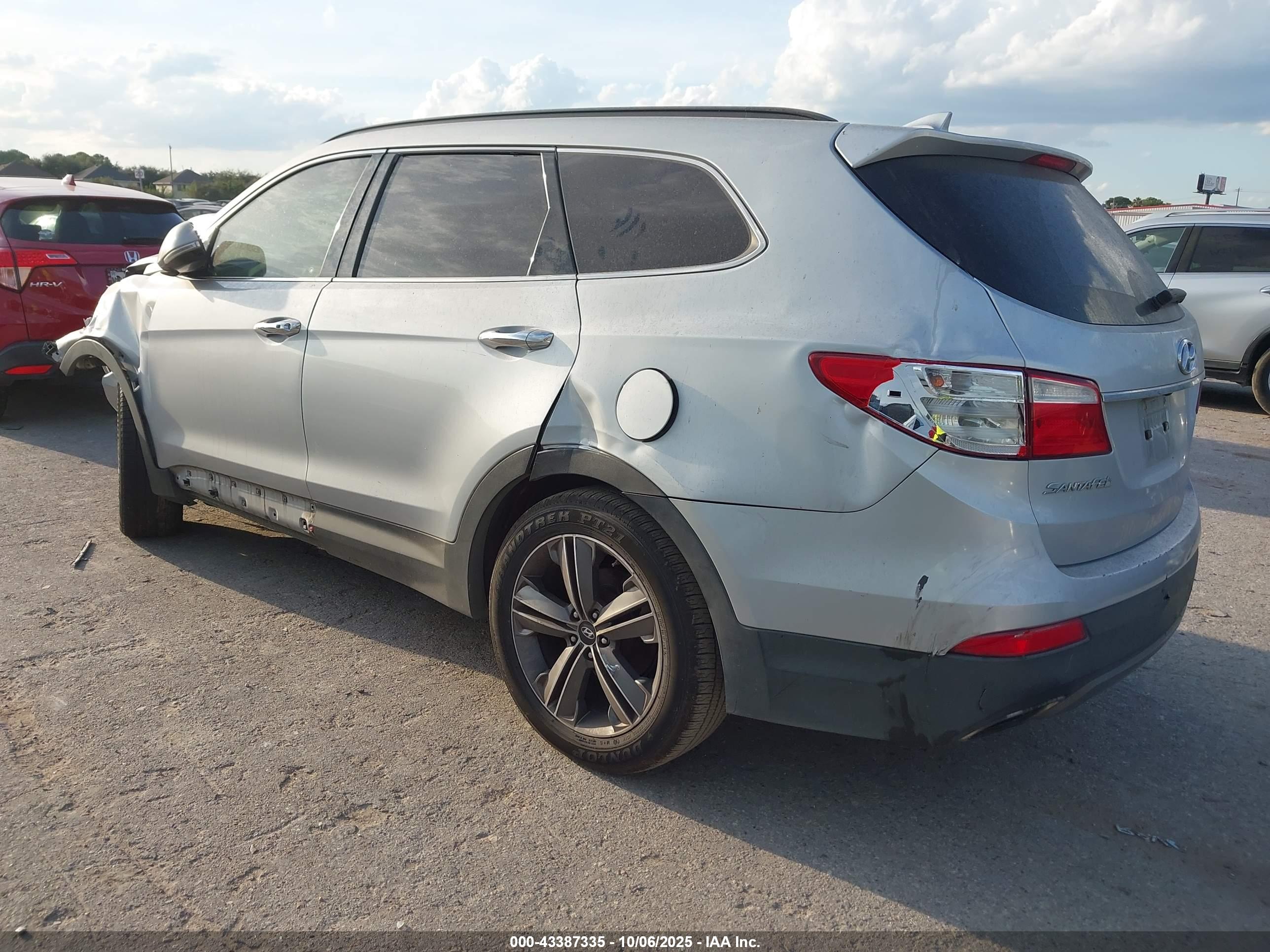 HYUNDAI SANTA image 3