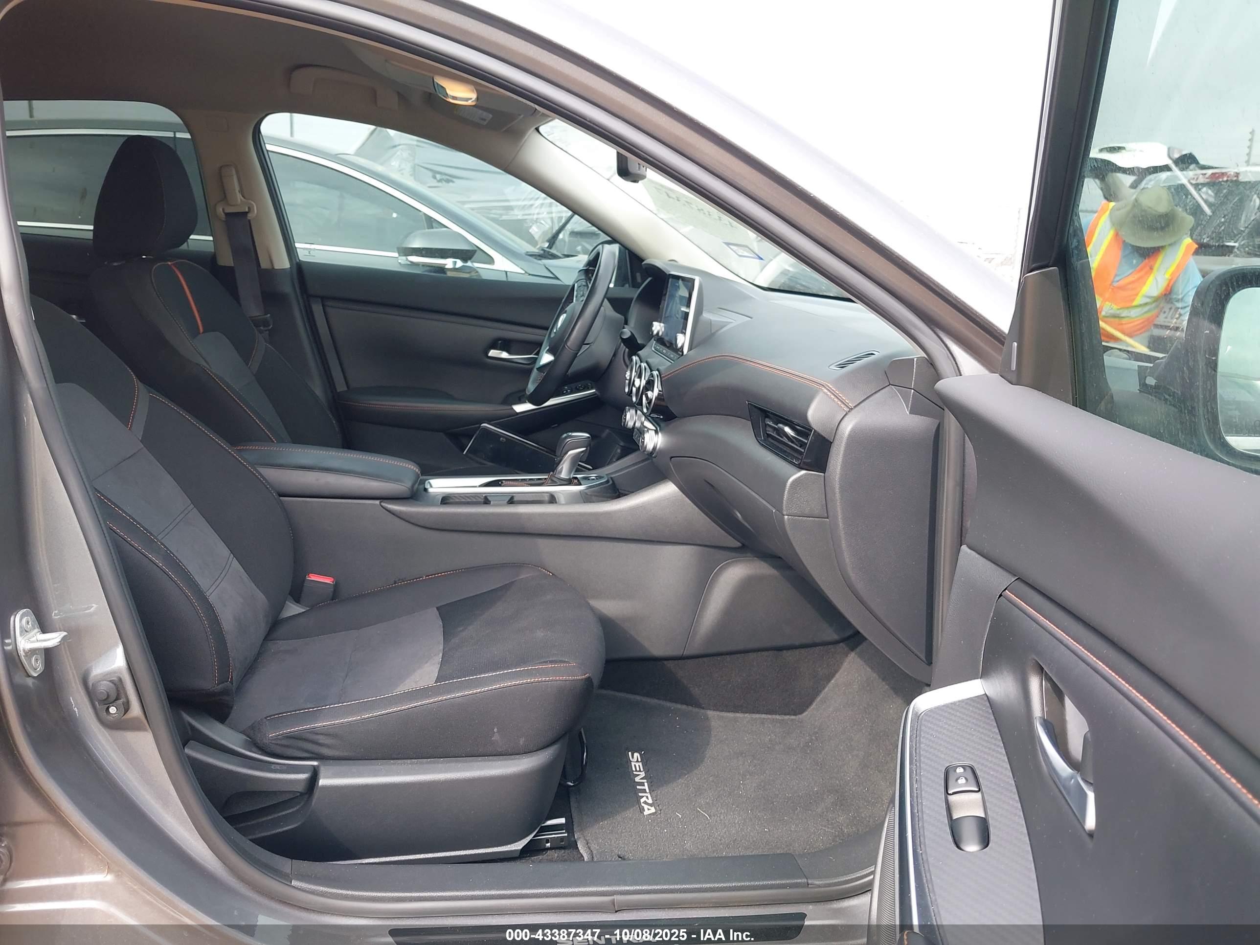 NISSAN SENTRA image 5