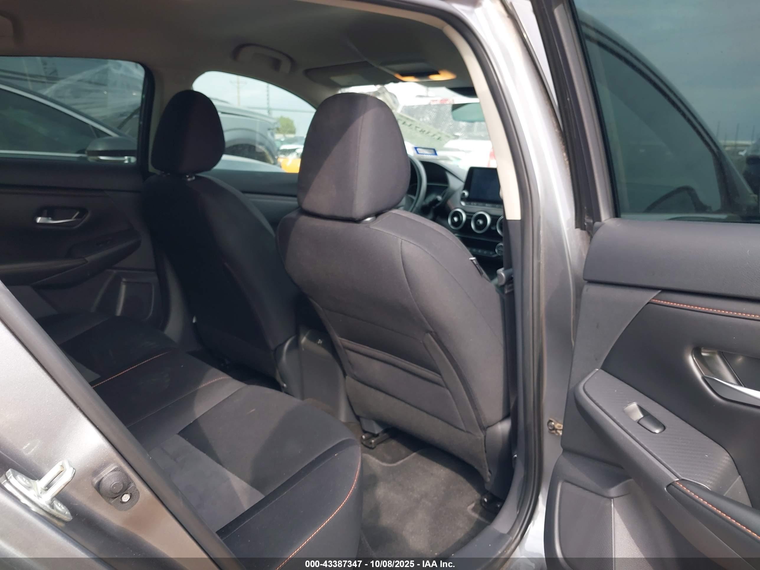 NISSAN SENTRA image 8