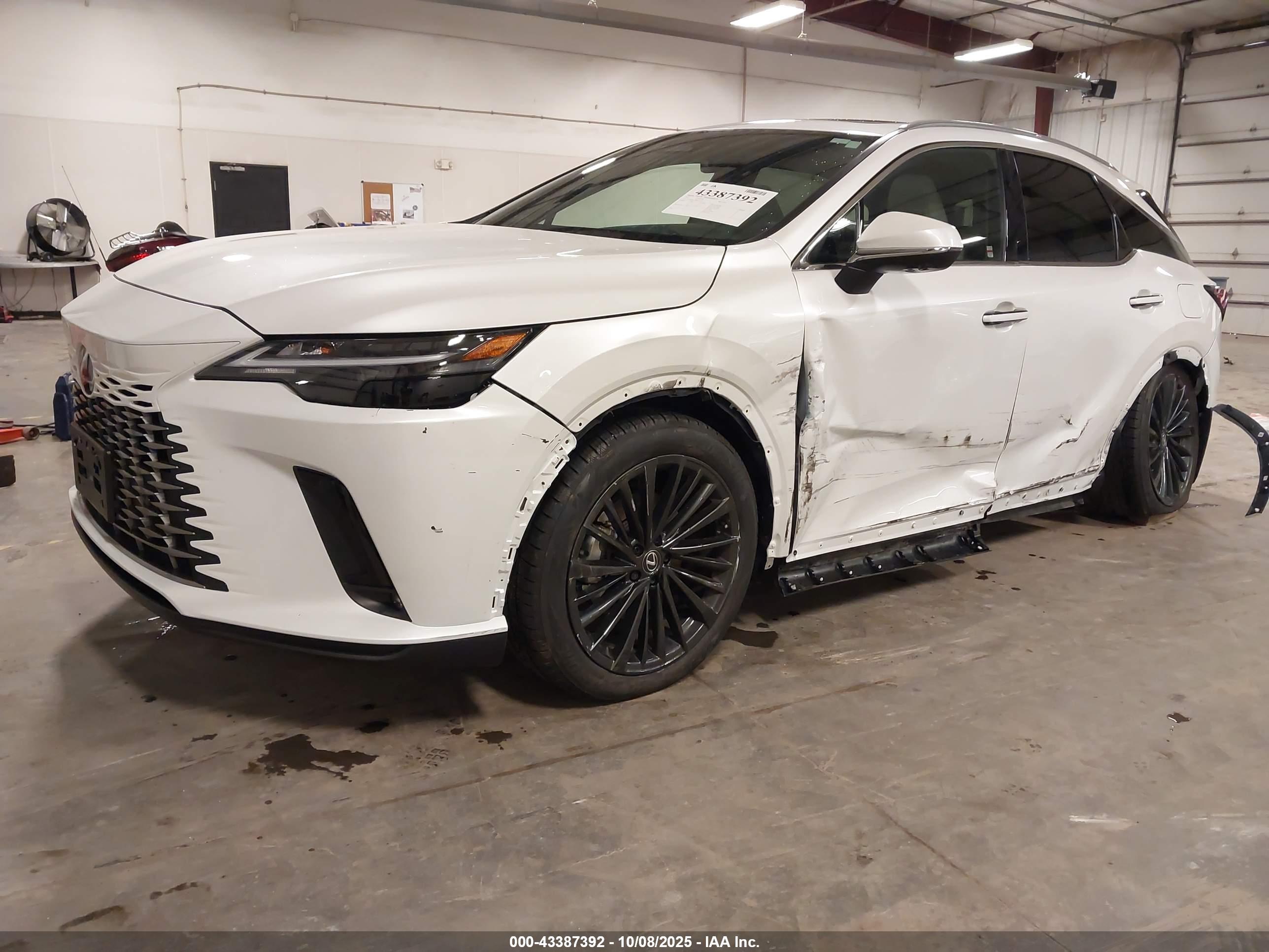 LEXUS RX image 2