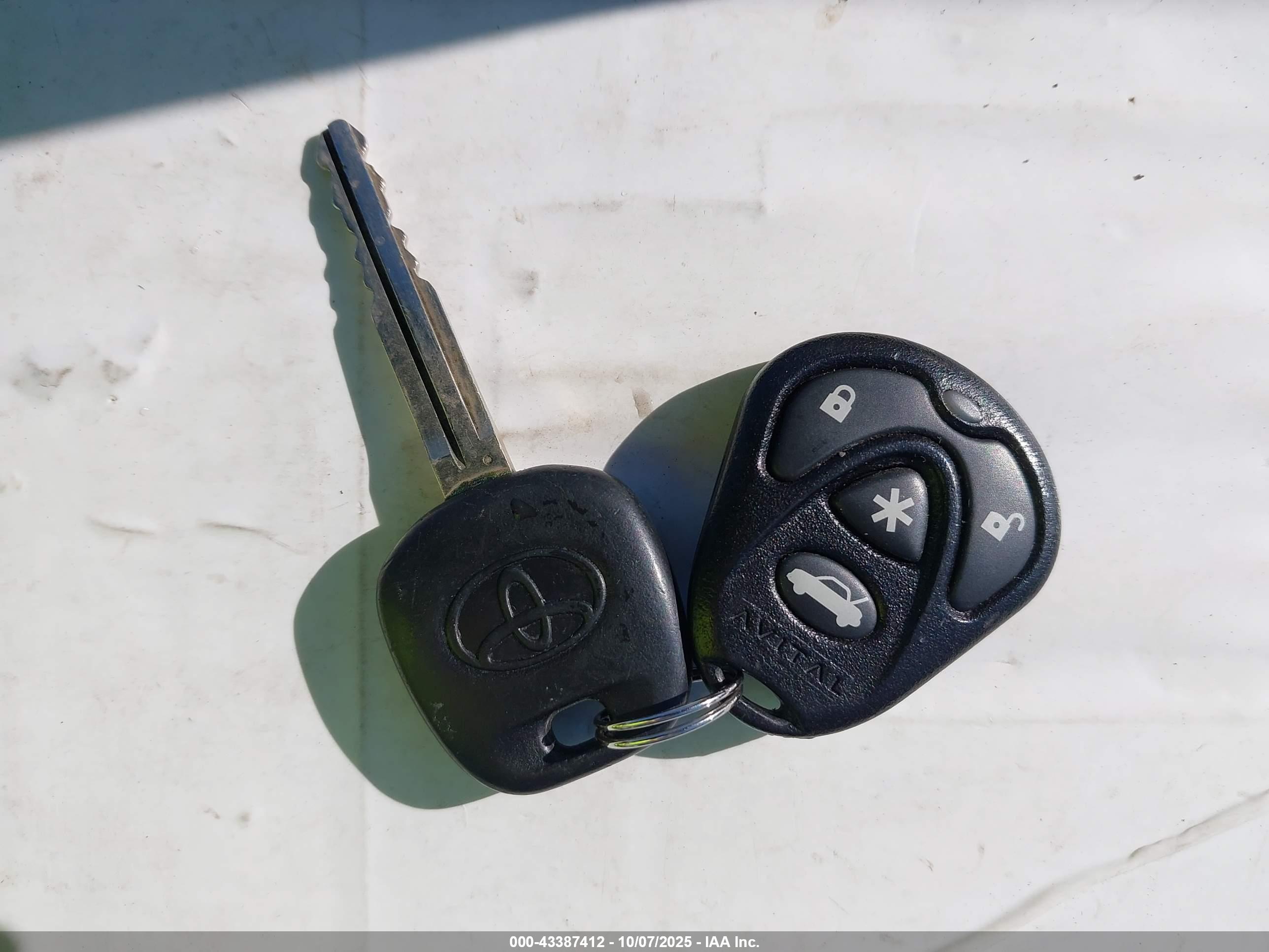 TOYOTA SIENNA image 11