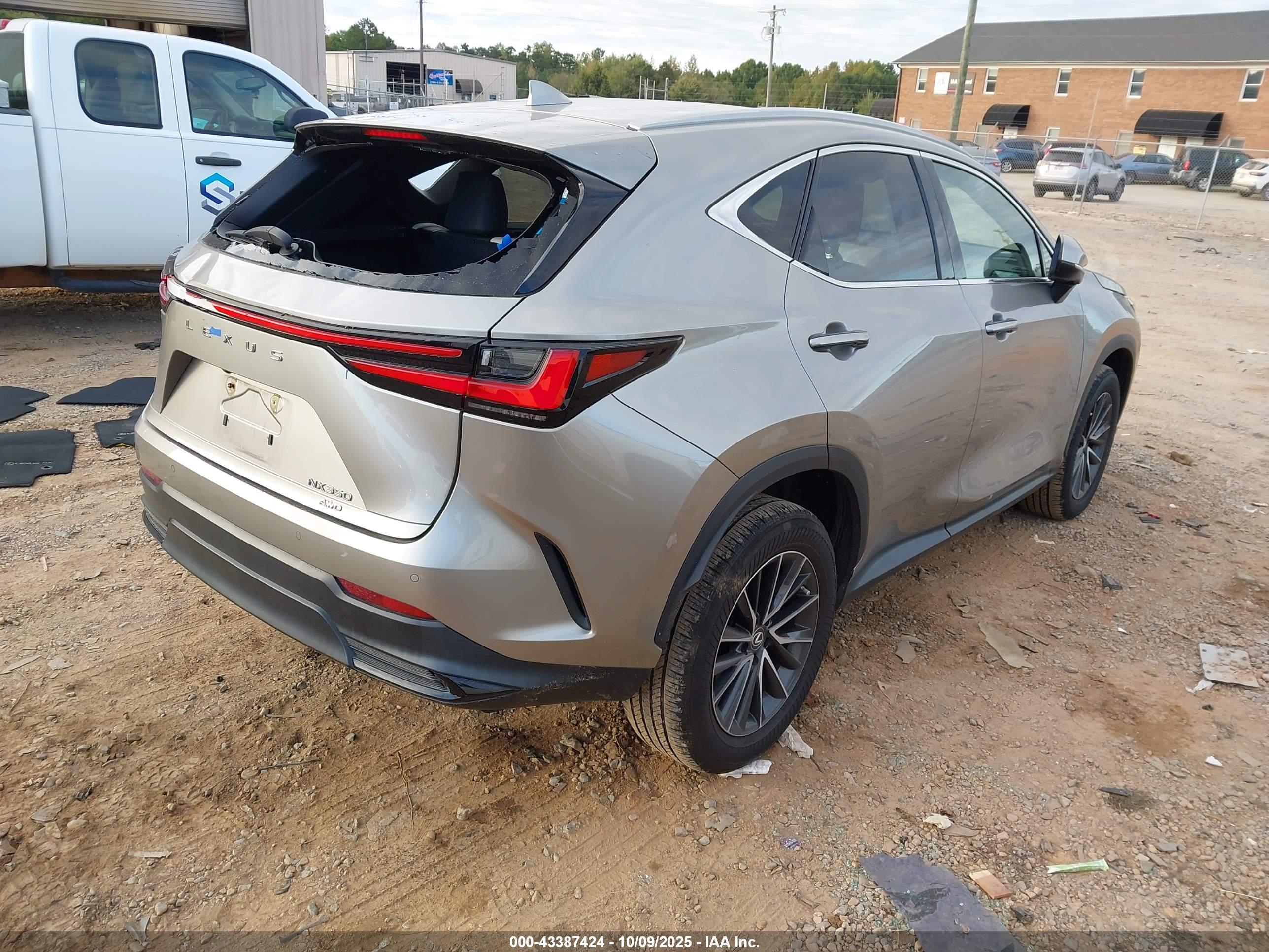 LEXUS NX image 4