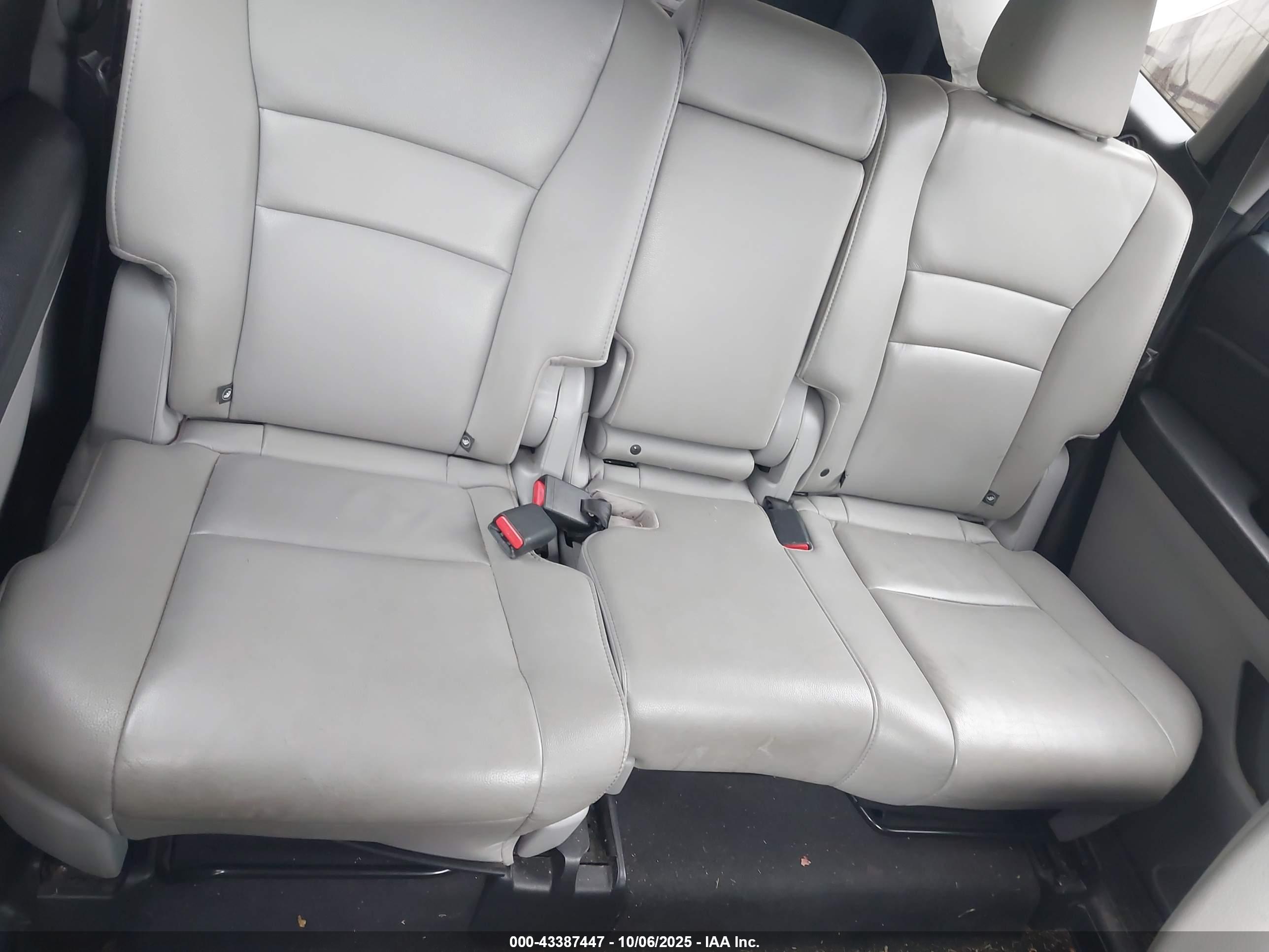 HONDA PILOT image 8