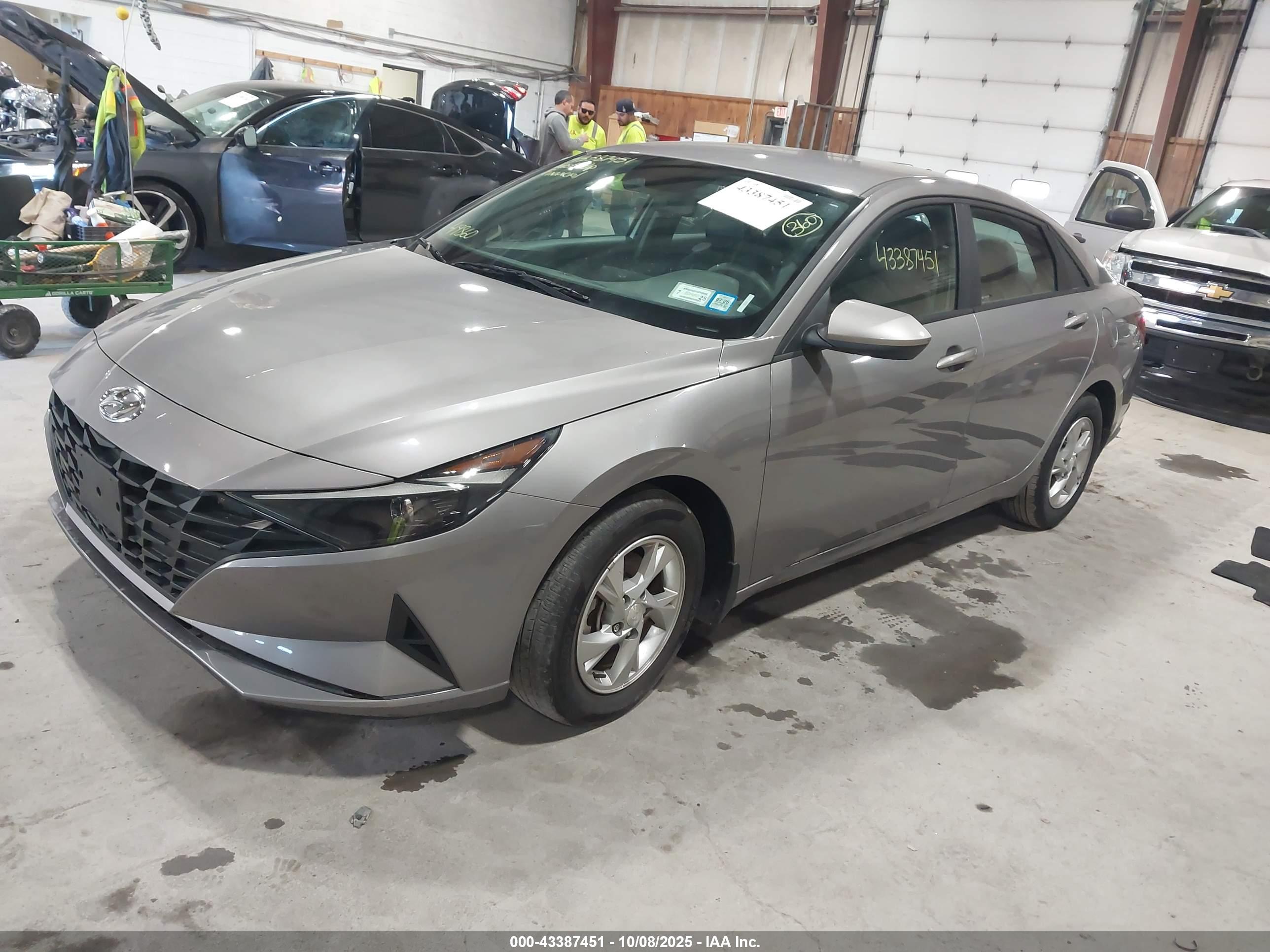 HYUNDAI ELANTRA image 2