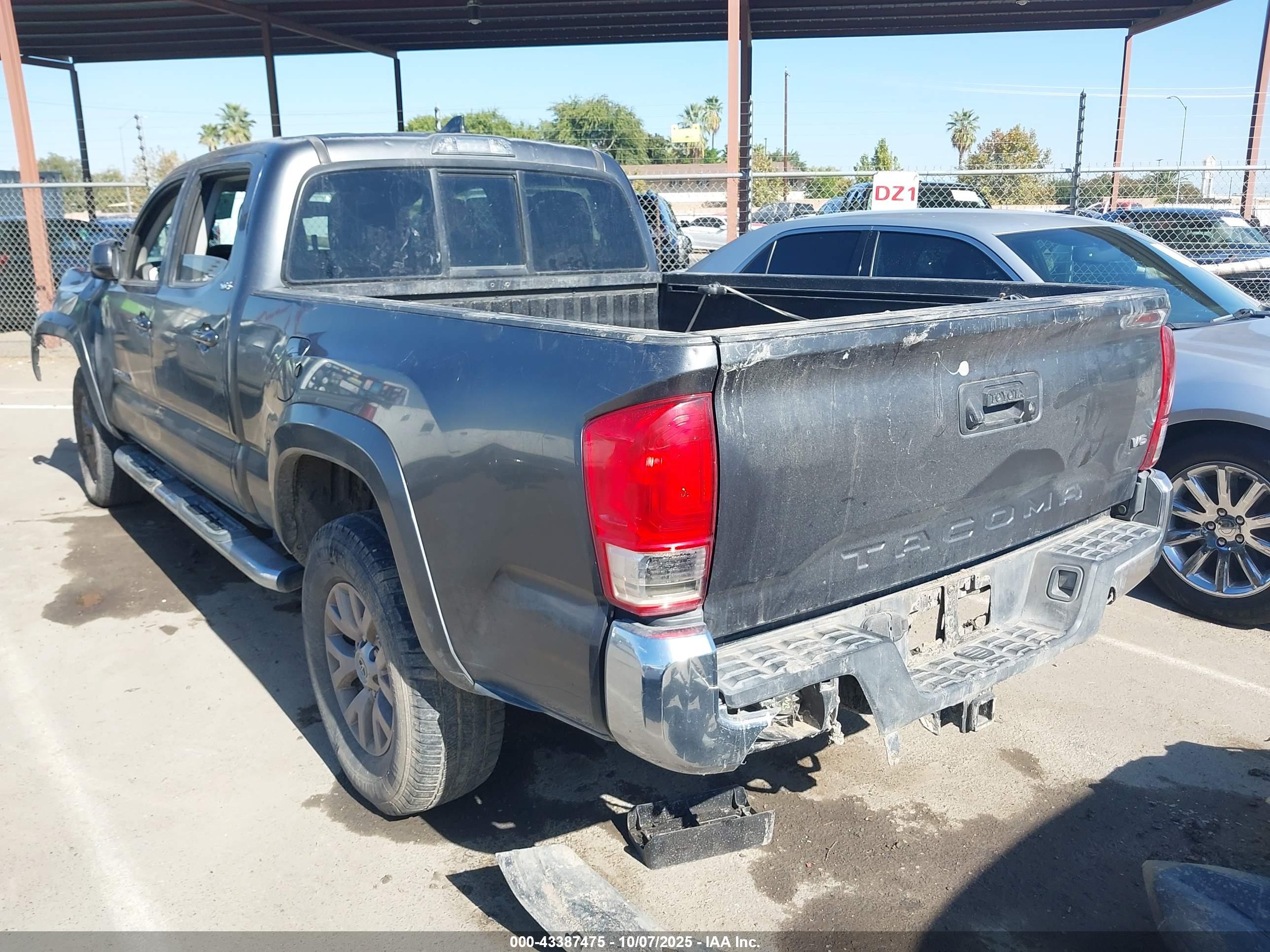 TOYOTA TACOMA image 3