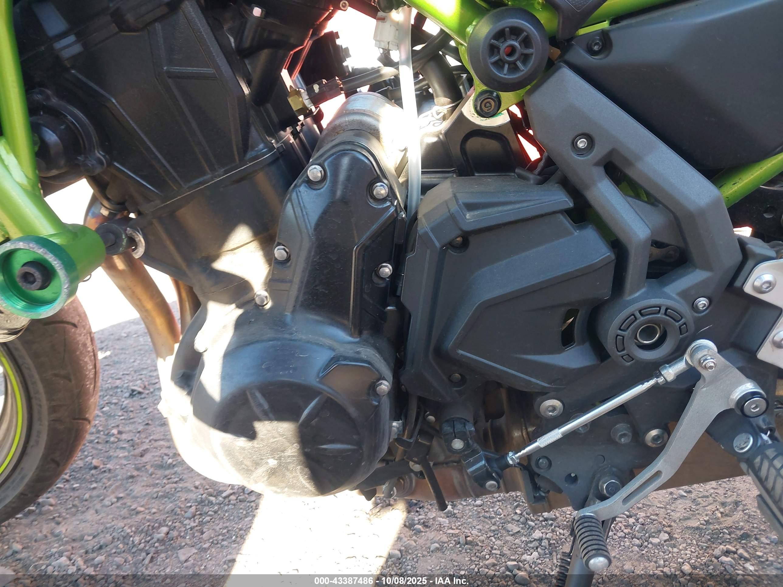 KAWASAKI ER650 image 9