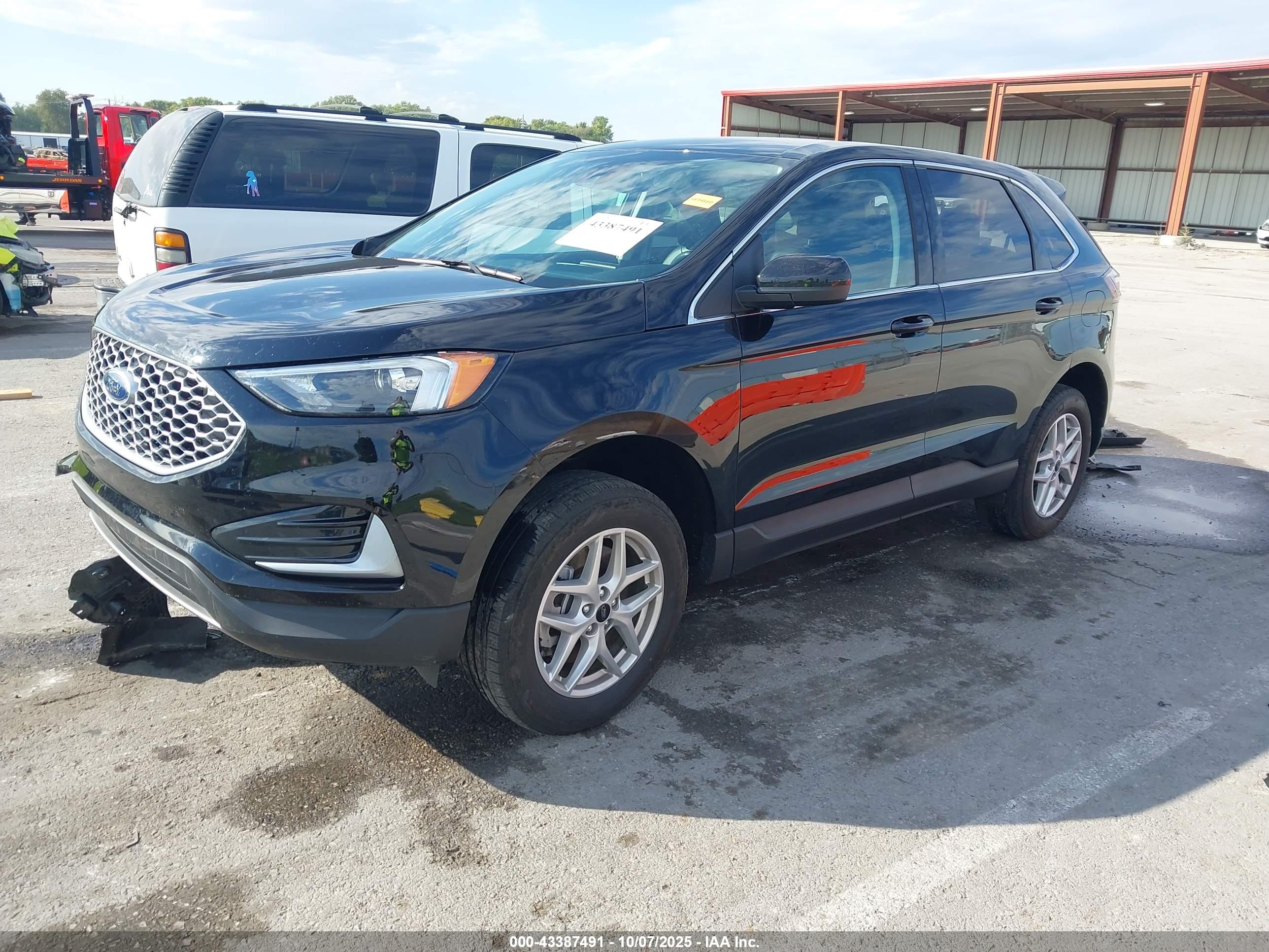 FORD EDGE image 2