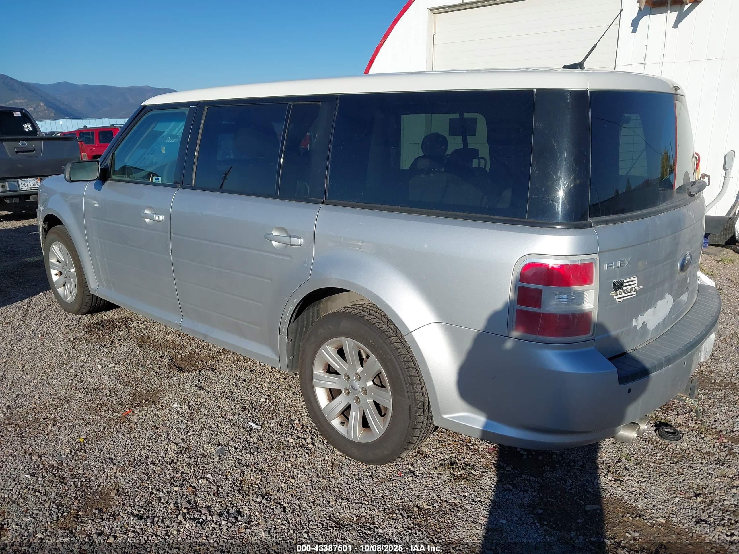 FORD FLEX image 3