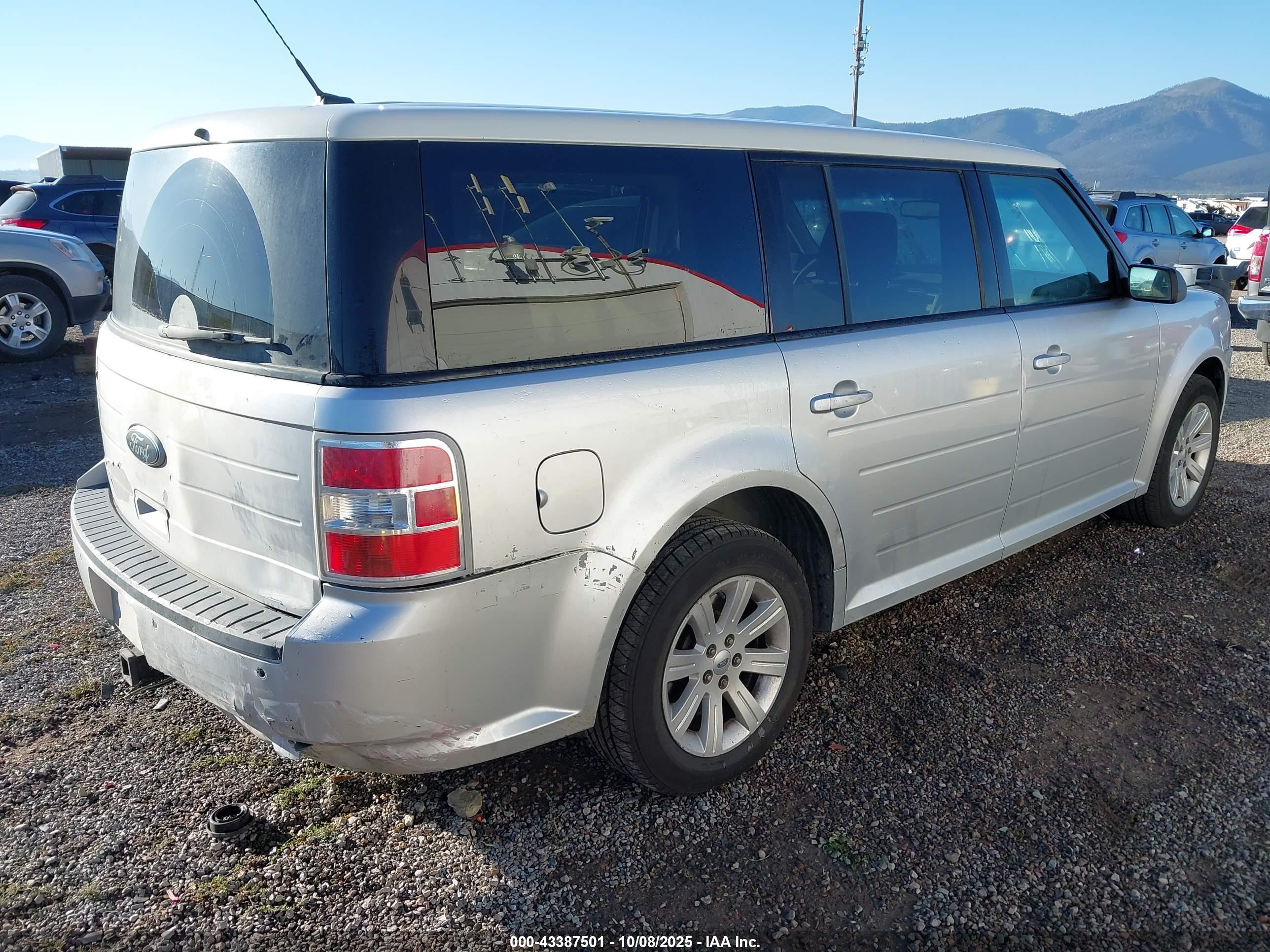FORD FLEX image 4