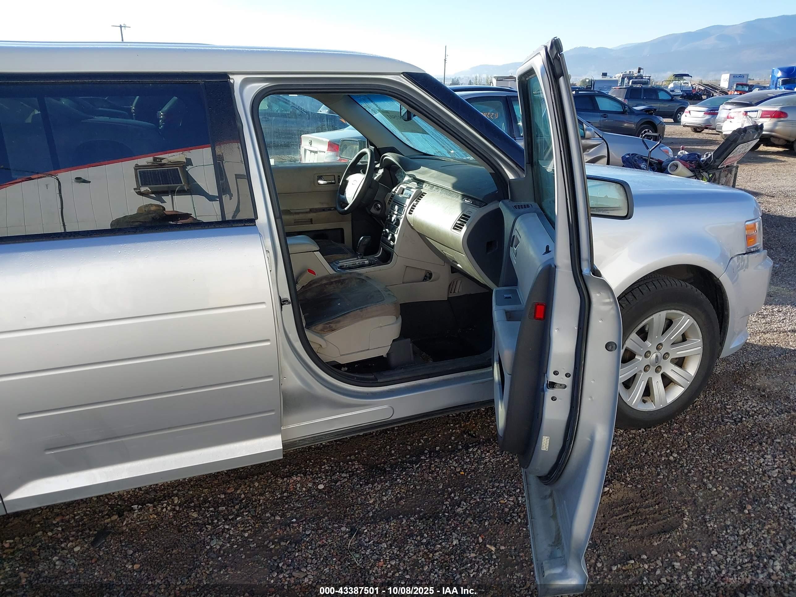 FORD FLEX image 5