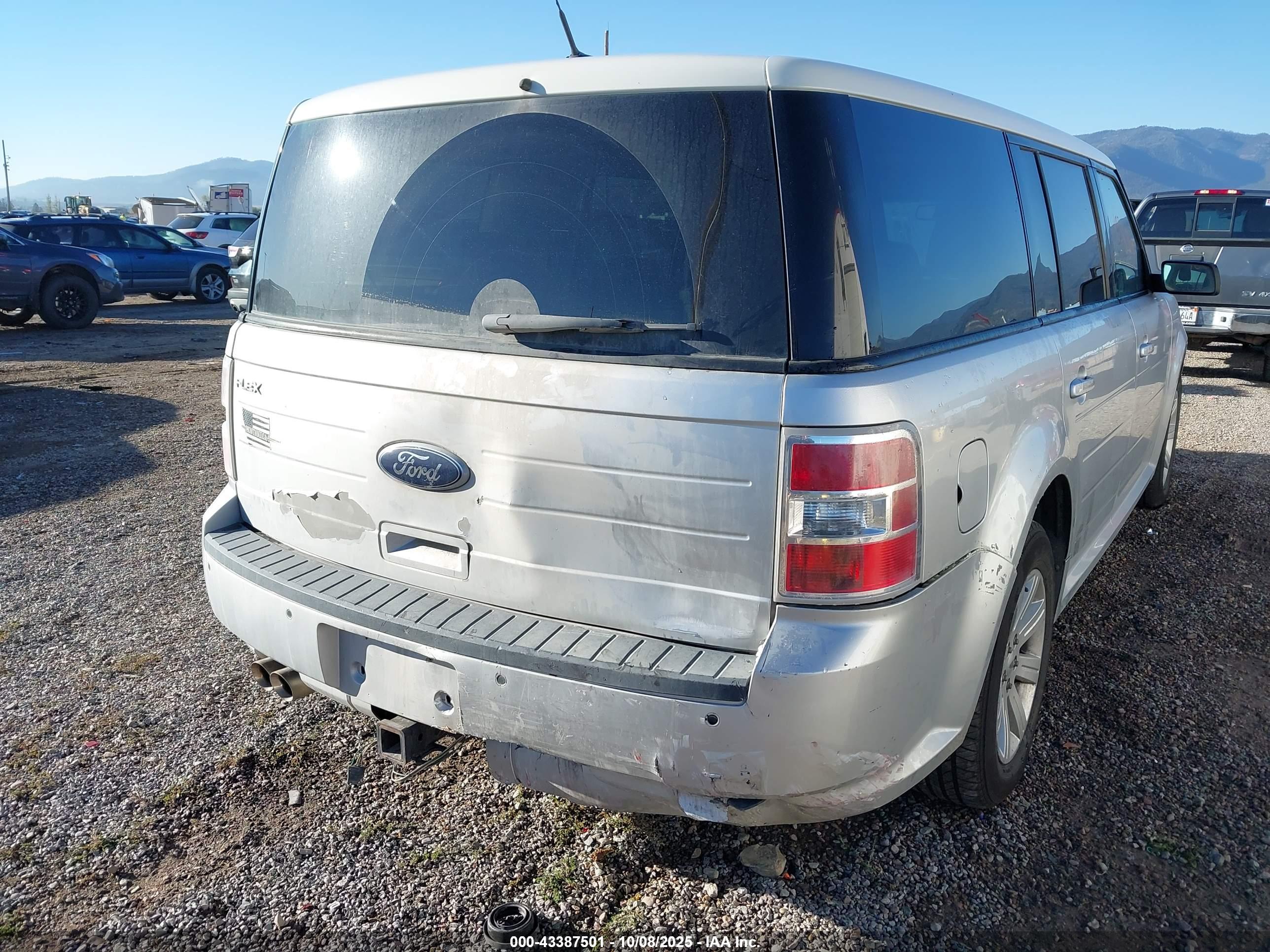 FORD FLEX image 6