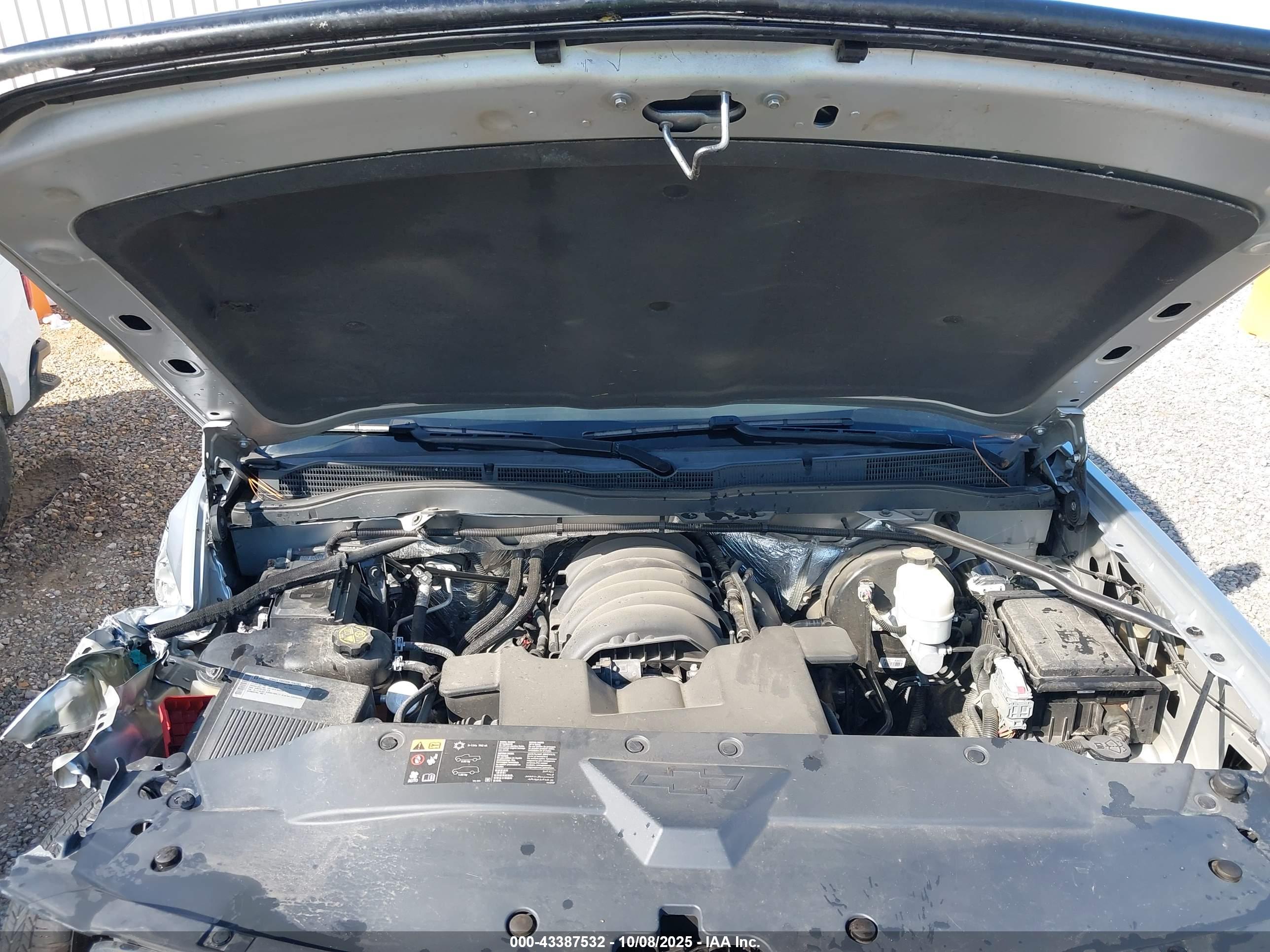 CHEVROLET SILVERADO image 10